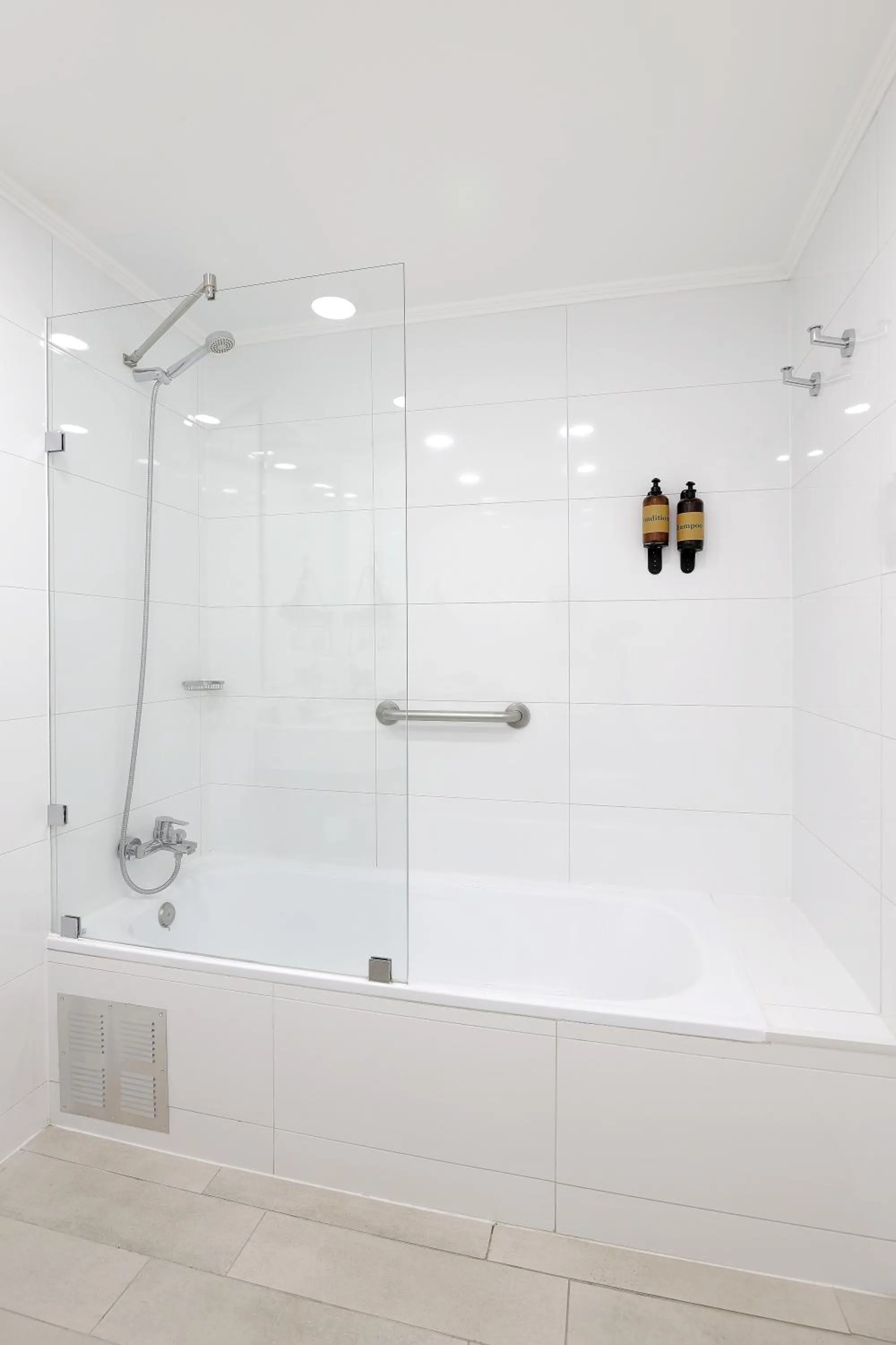 Bed in MR Hotel Providencia (ex Hotel Neruda)