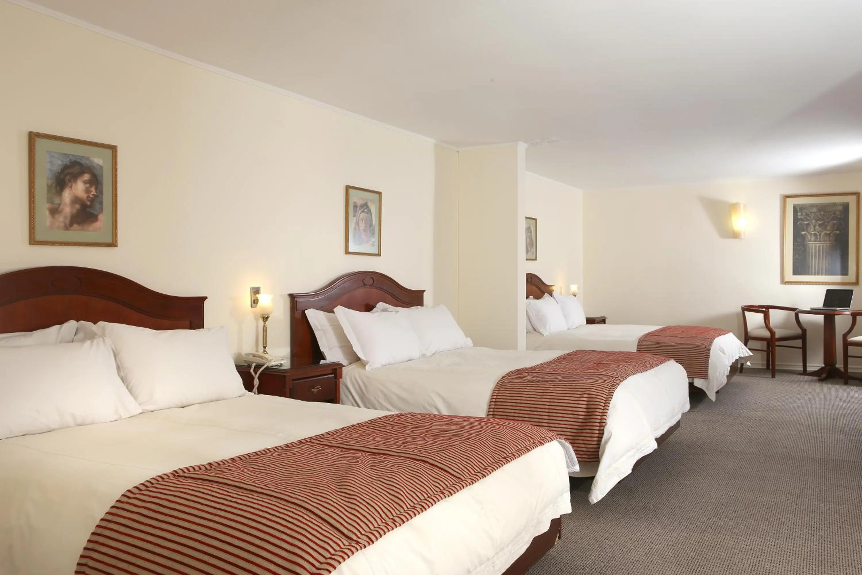 Bed in MR Hotel Providencia (ex Hotel Neruda)