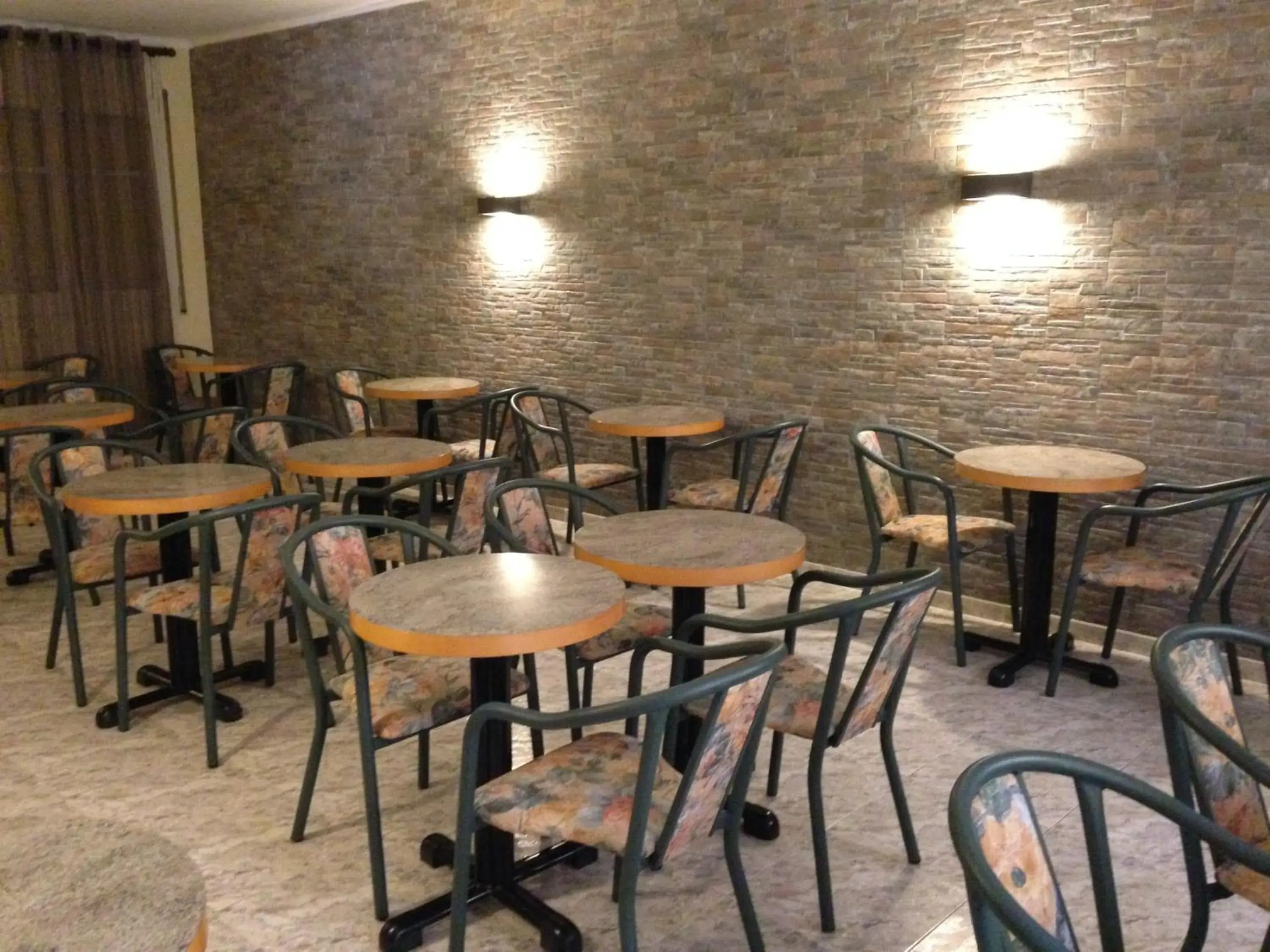 Restaurant/places to eat in Hostal Bonavista Restaurant/places to eat in Hostal Bonavista