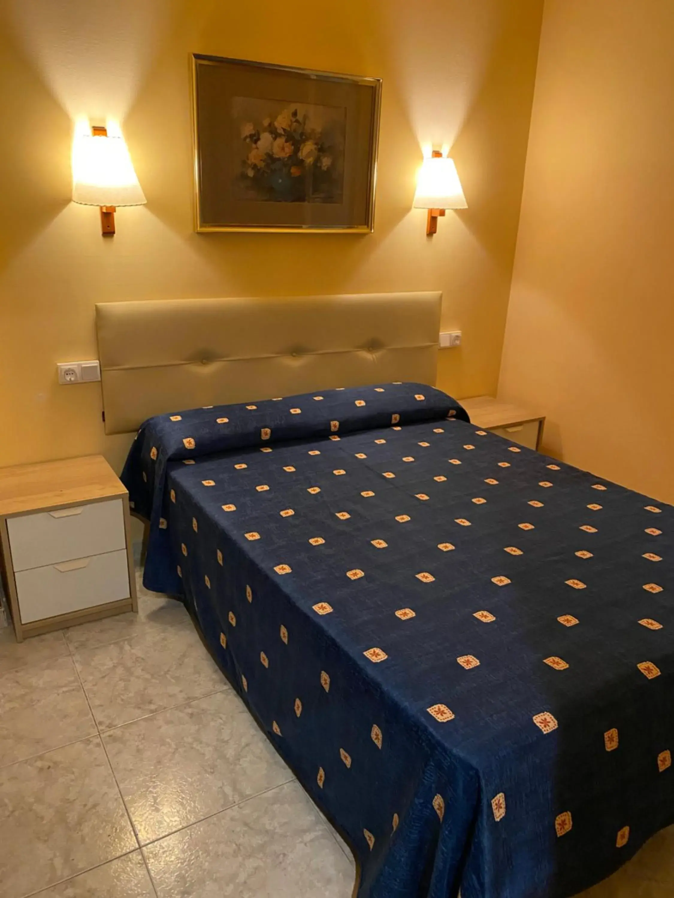 Bed in Hostal Bonavista Bed in Hostal Bonavista