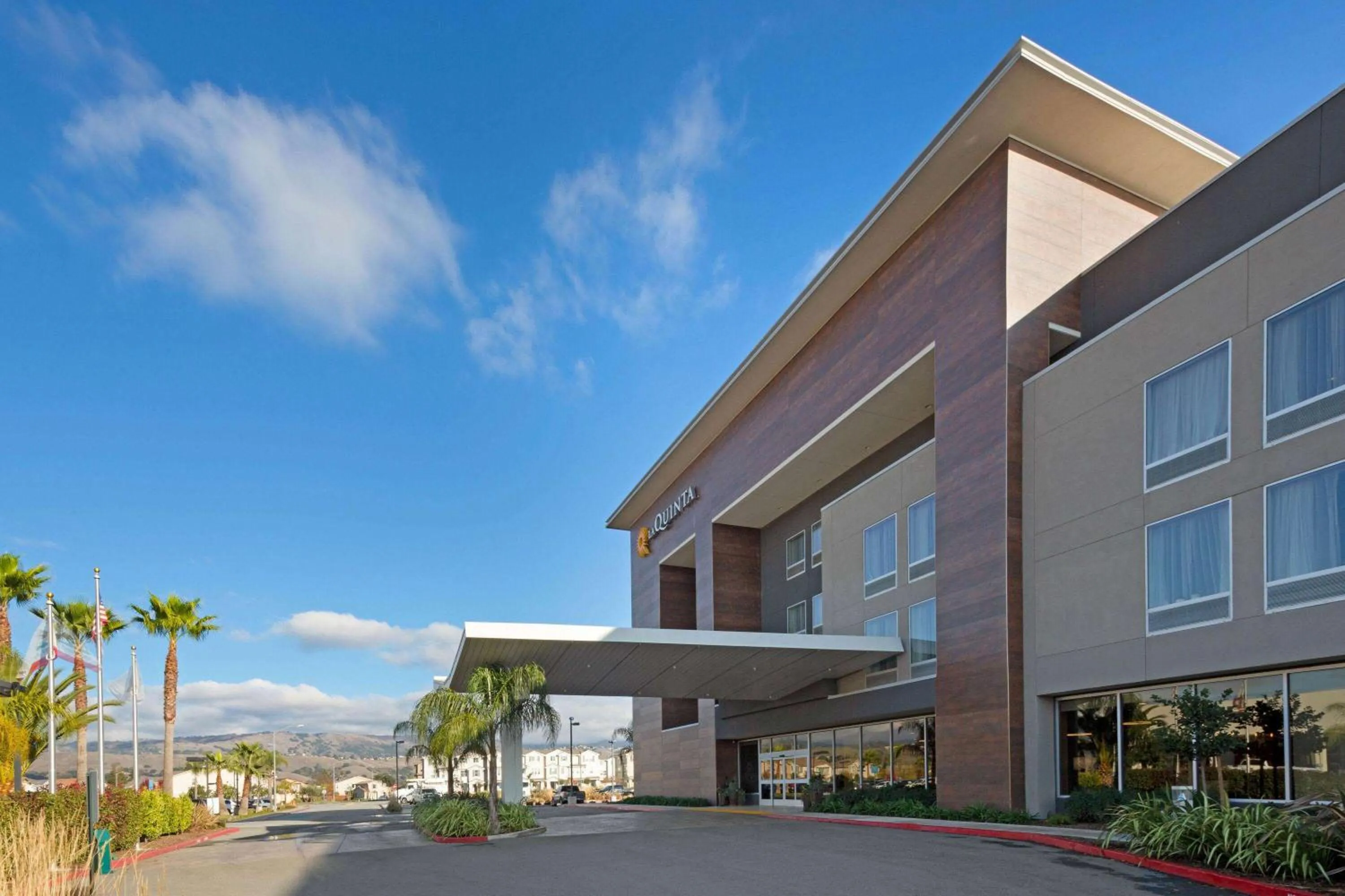 Property building in La Quinta by Wyndham Morgan Hill-San Jose South