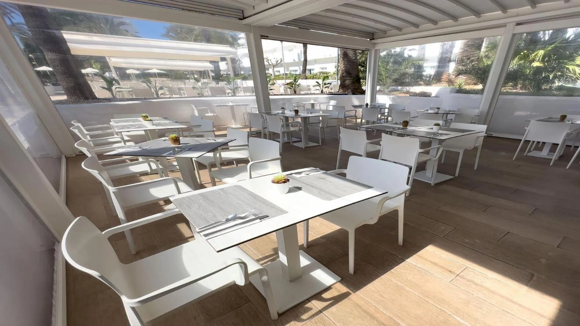 Restaurant/places to eat in BLUESEA Es Bolero