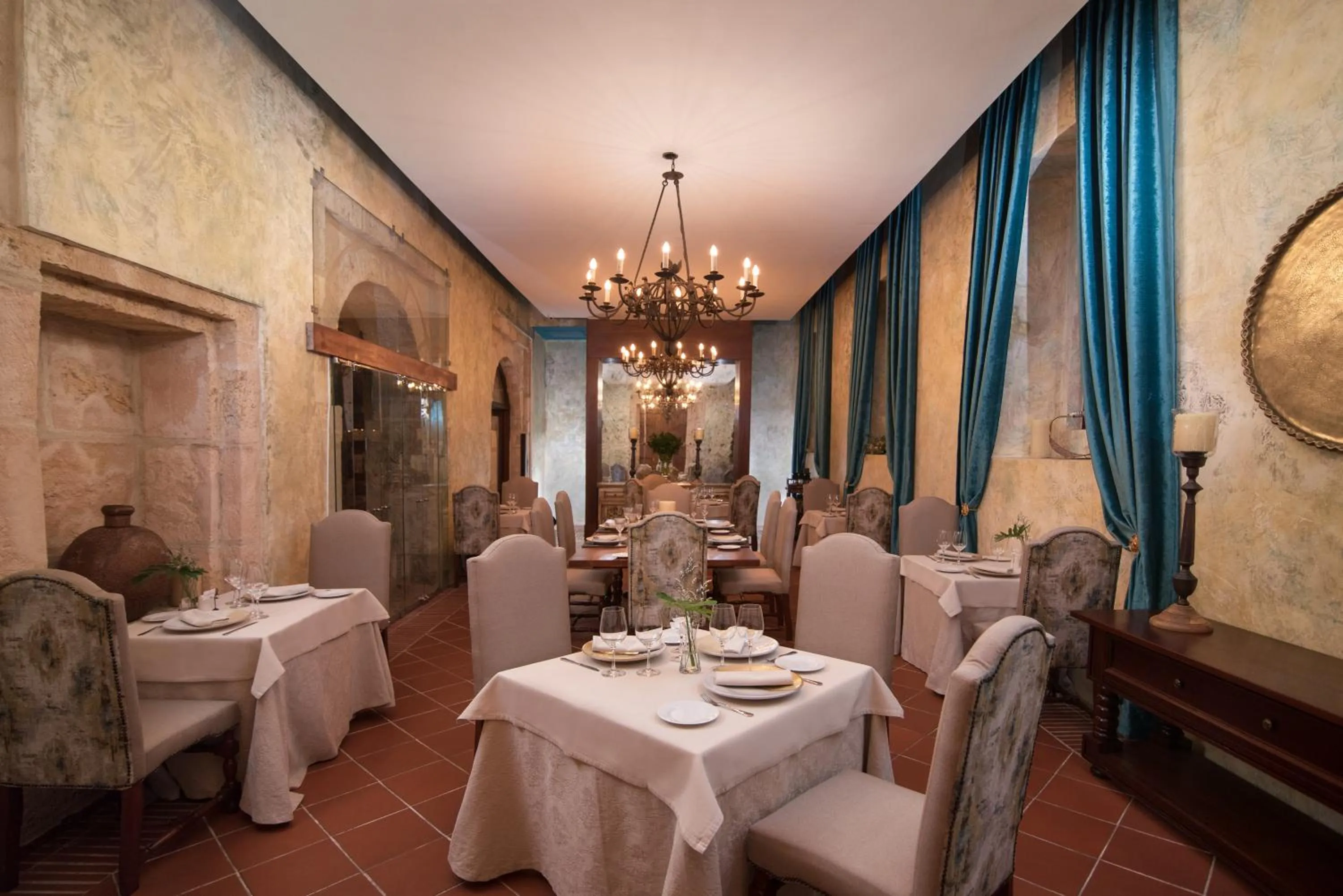 Restaurant/places to eat in Hodelpa Nicolás de Ovando