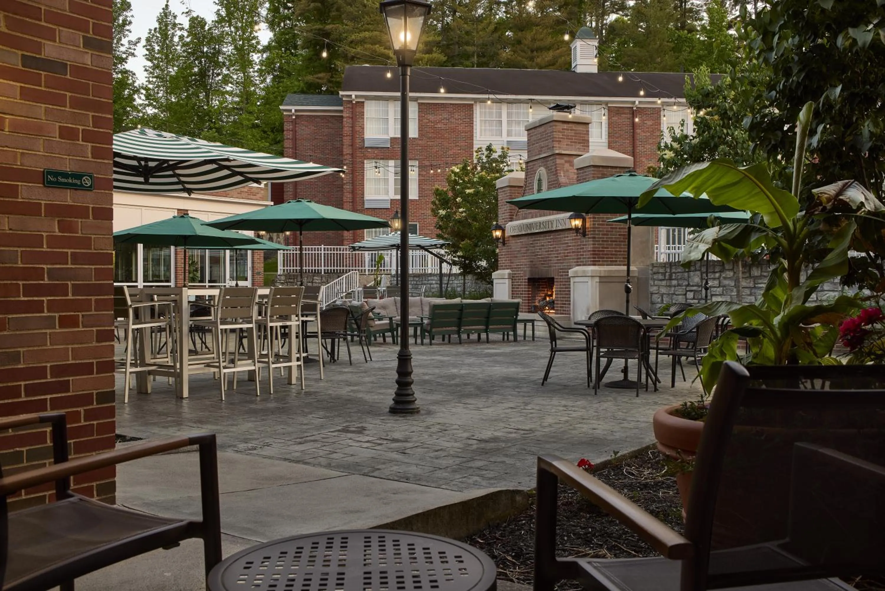 Patio in Ohio University Inn and Conference Center