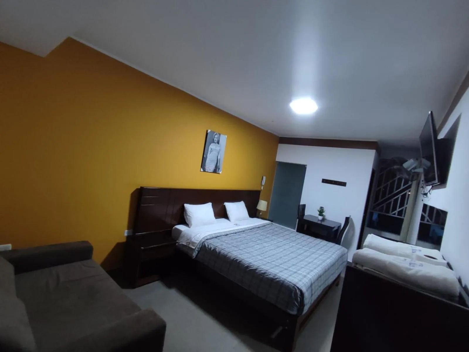 Photo of the whole room in Hotel Santa Maria