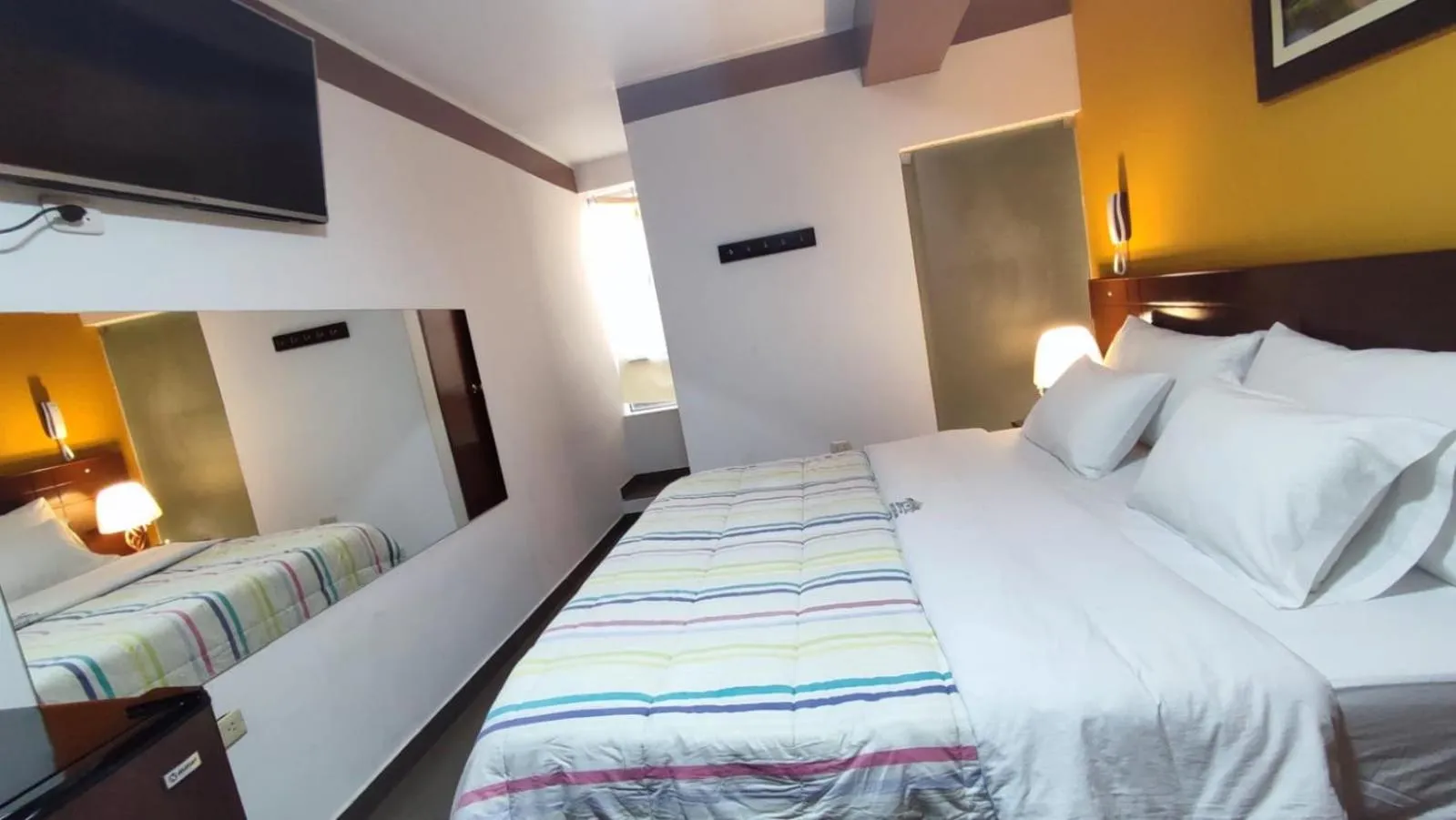 Photo of the whole room in Hotel Santa Maria