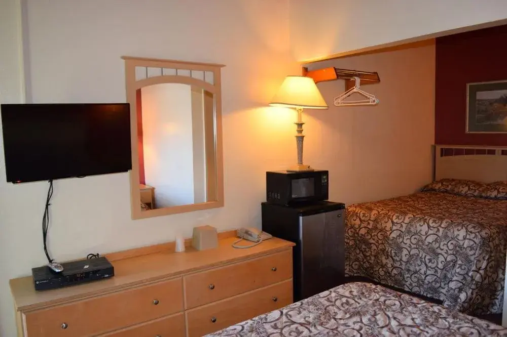 Bed in San Carlos Inn Bed in San Carlos Inn