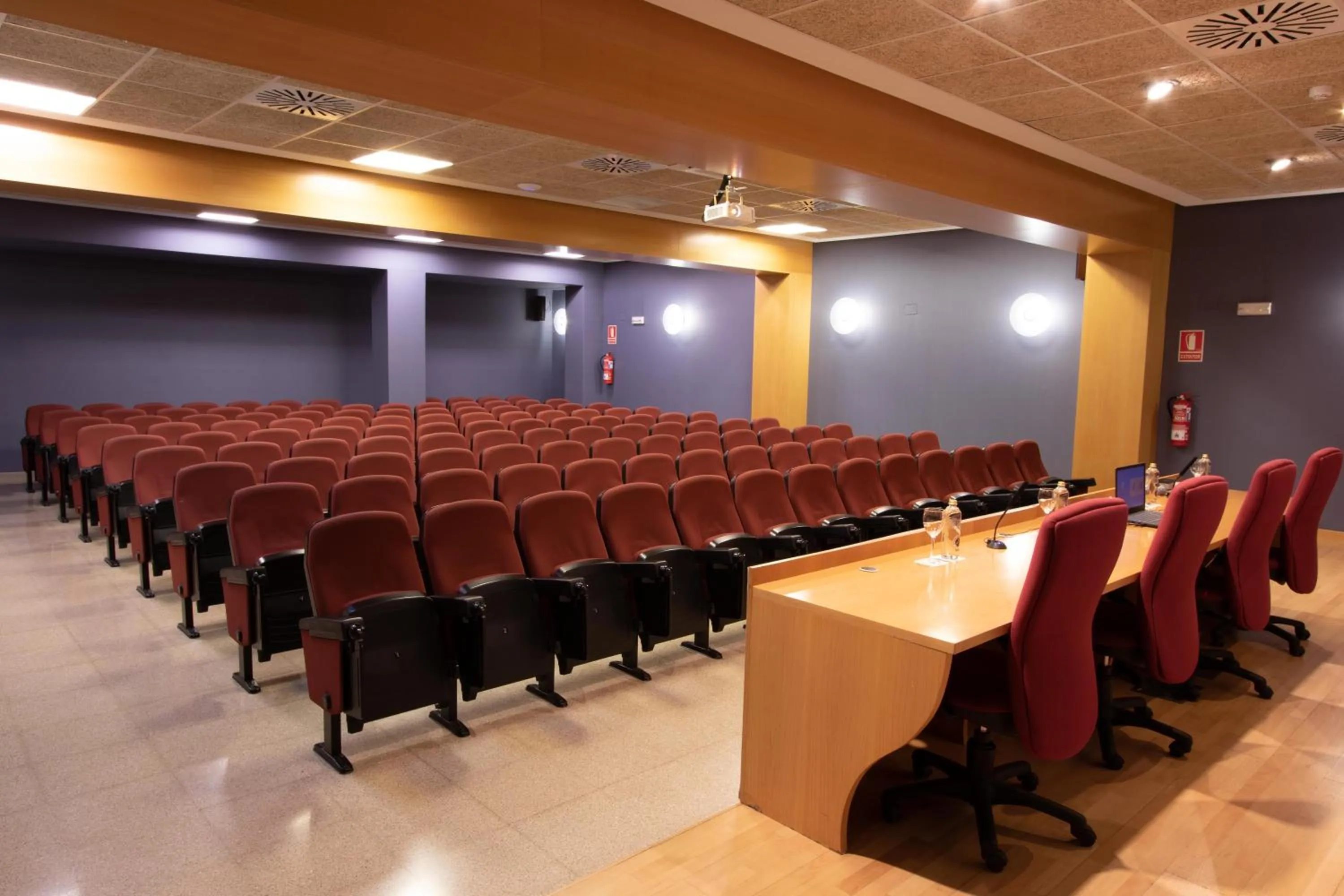 Business facilities in Villa Alojamiento y Congresos - Villa Universitaria
