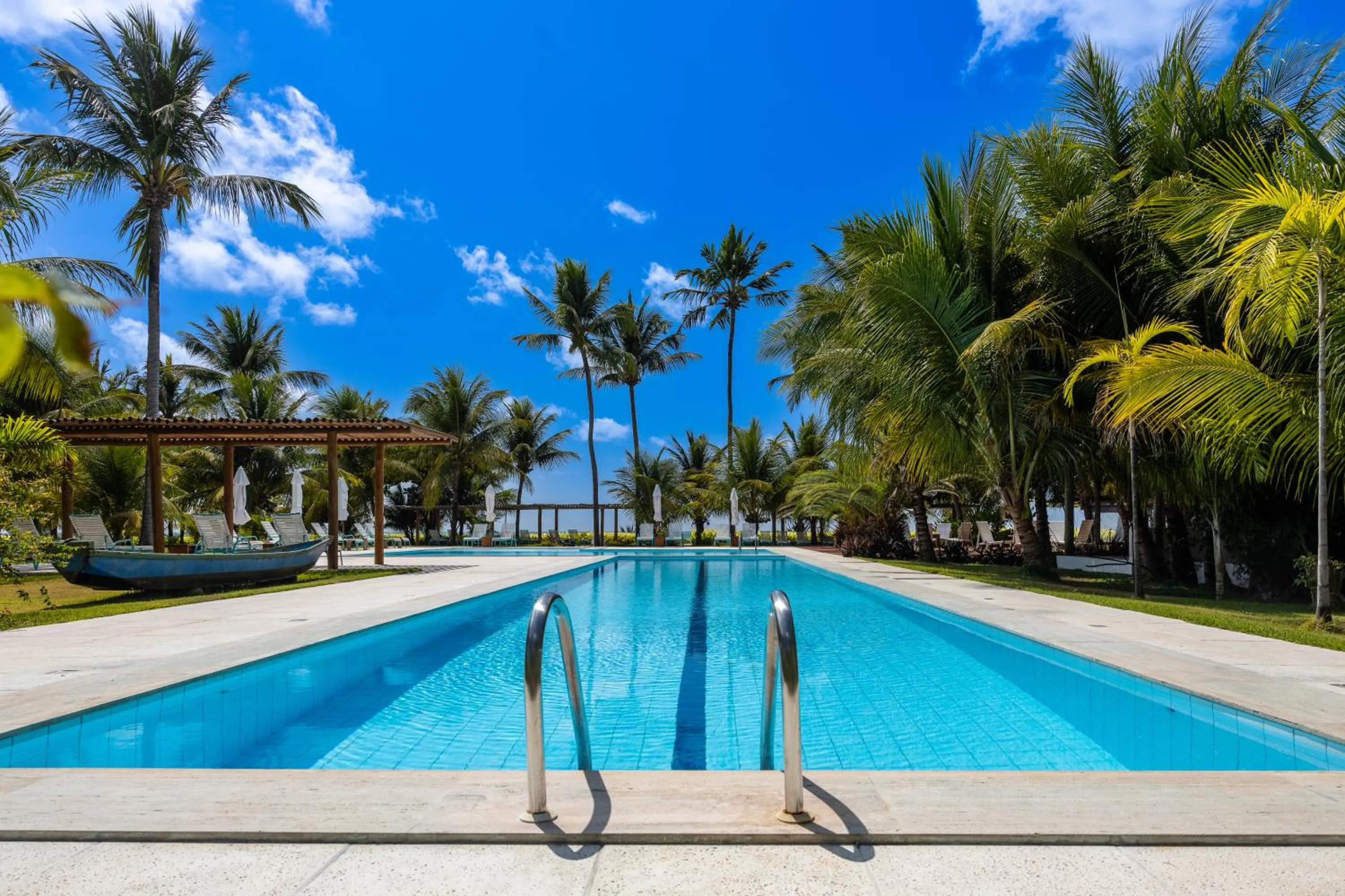 Swimming pool in Pousada Aldeia Beijupirá