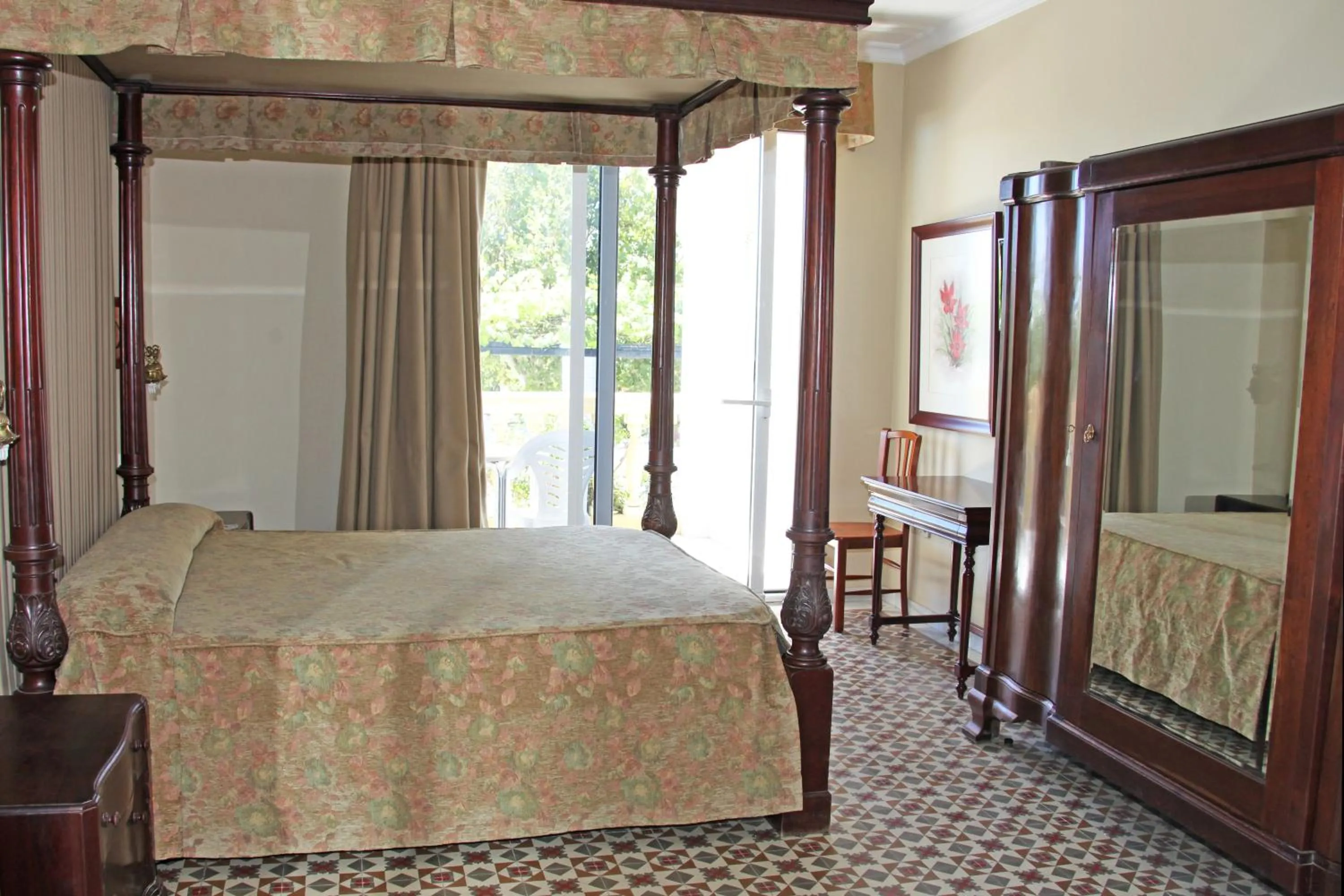 Bathroom, Bed in Al Sur de Chipiona