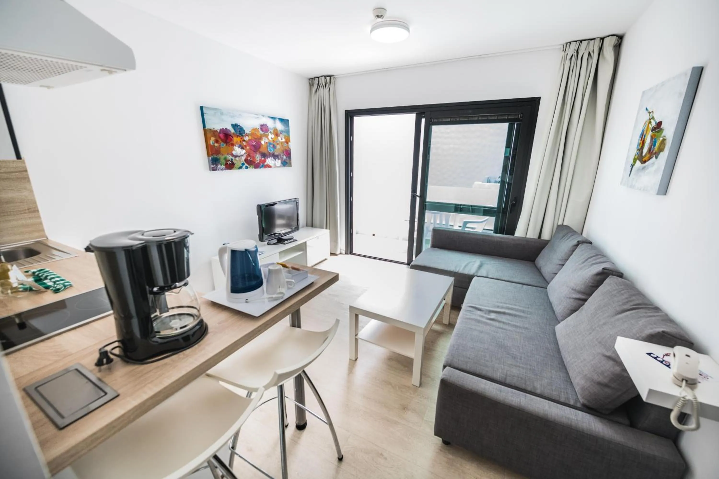 Photo of the whole room in Bahia Calma Beach