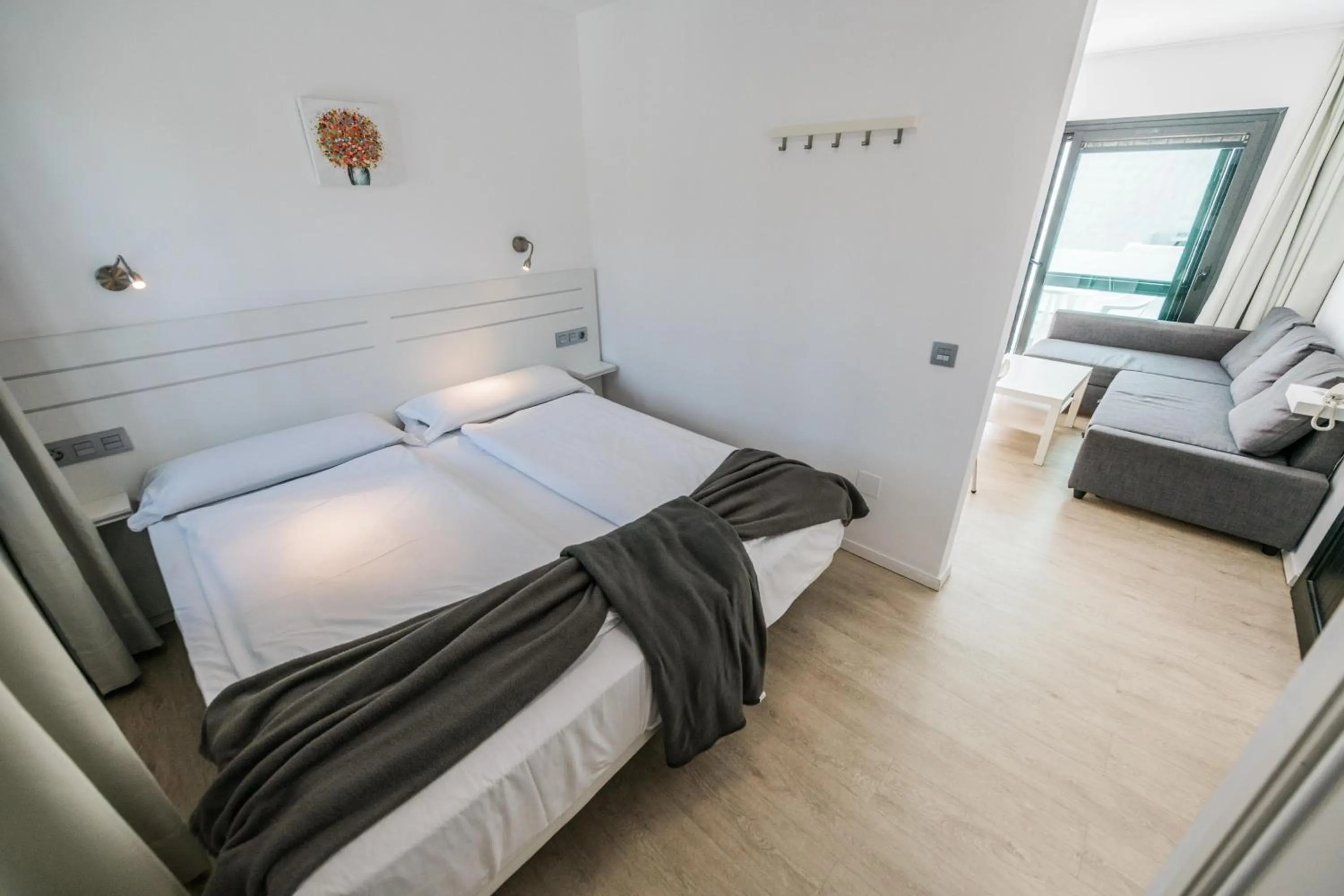 Photo of the whole room, Bed in Bahia Calma Beach