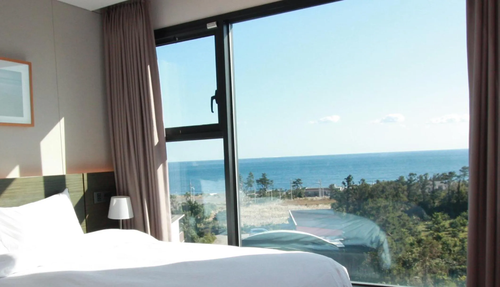 Sea view, Bed in Grand Mer Hotel Seogwipo Ocean