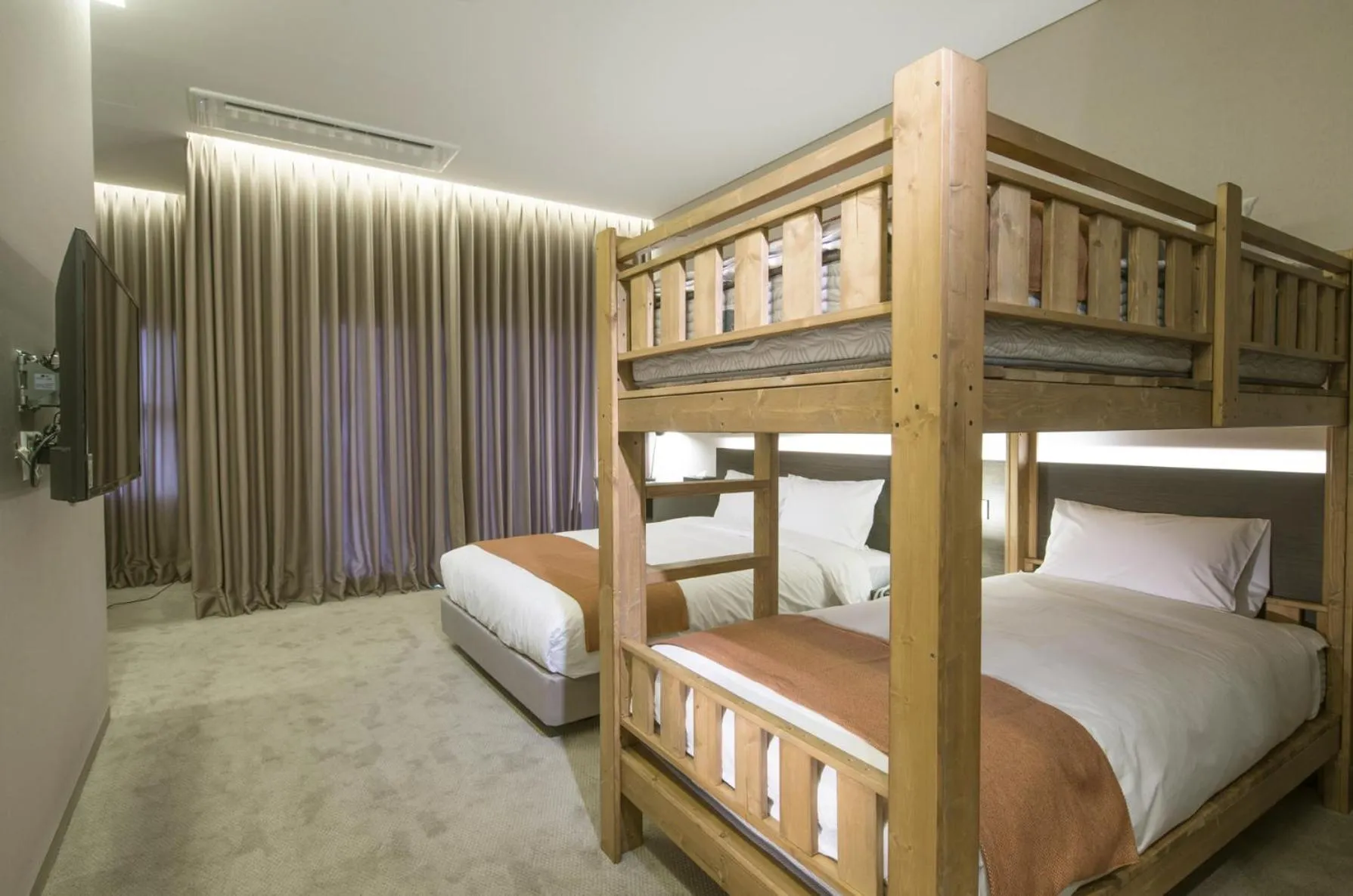 Bedroom, Bed in Grand Mer Hotel Seogwipo Ocean