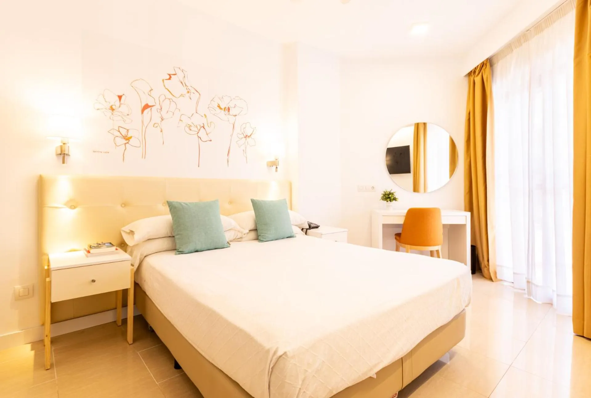 Photo of the whole room, Bed in Hotel Angela - Adults Recommended