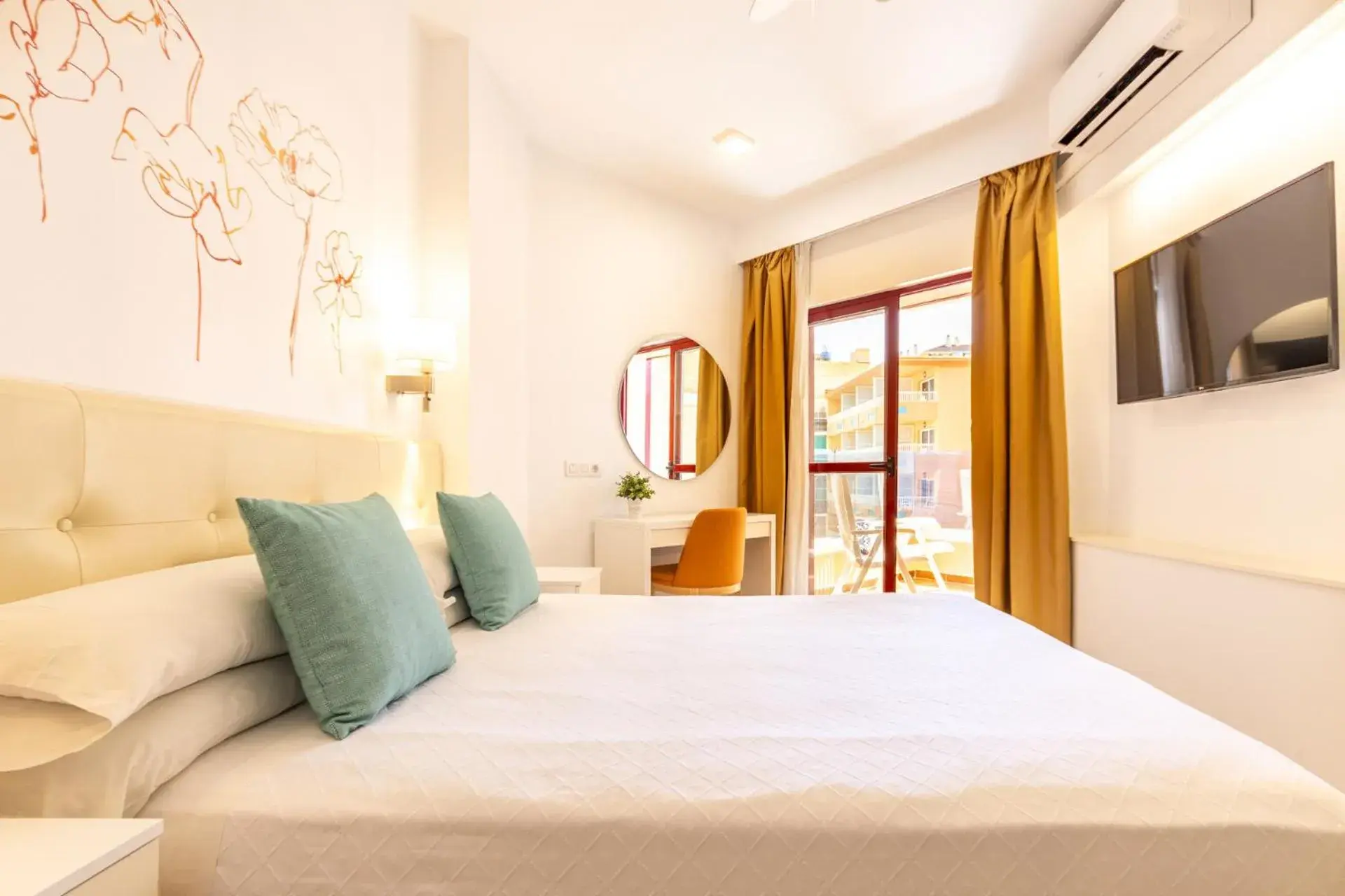 Photo of the whole room, Bed in Hotel Angela - Adults Recommended Photo of the whole room, Bed in Hotel Angela - Adults Recommended