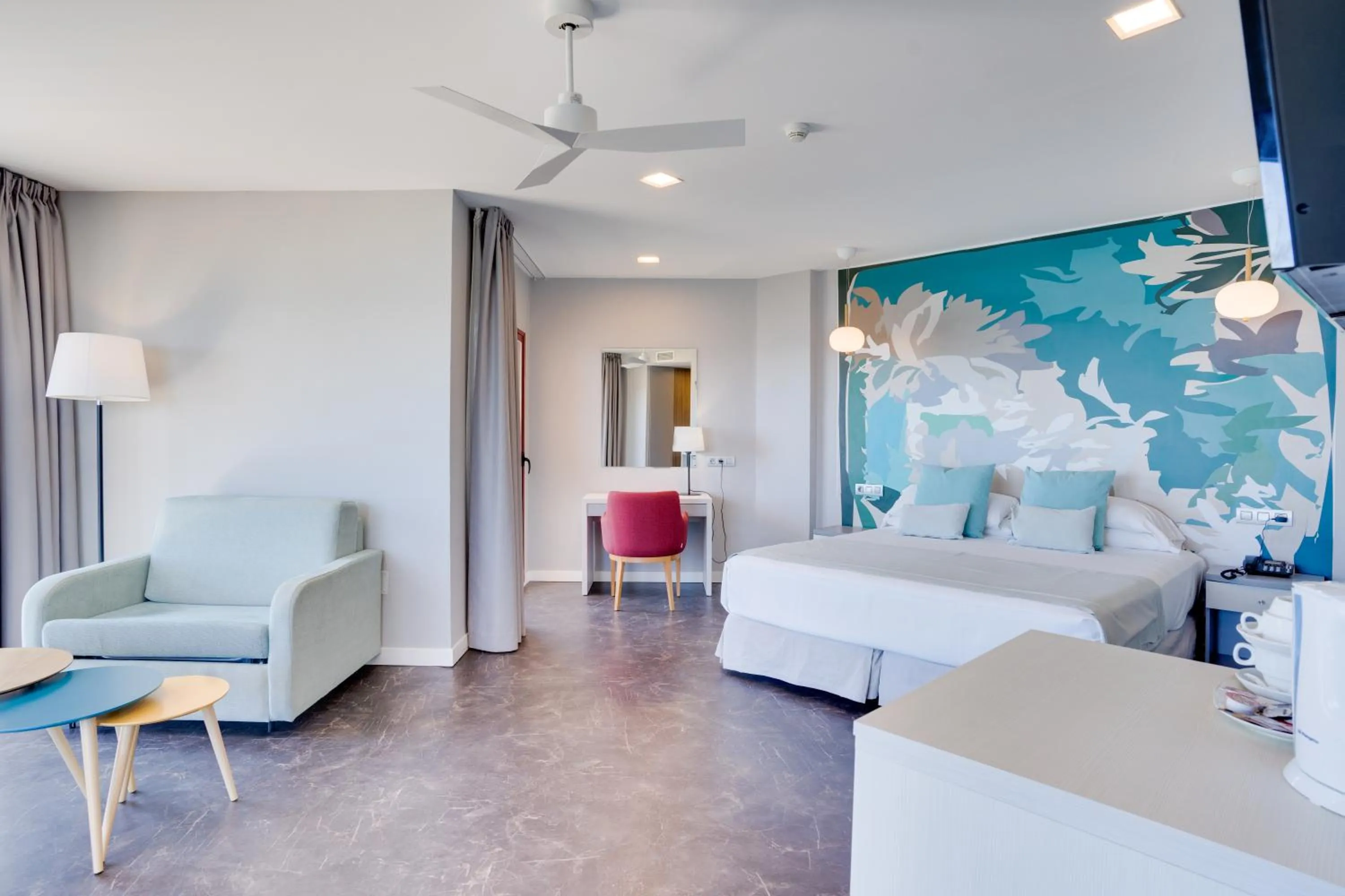 Photo of the whole room, Bed in Hotel Angela - Adults Recommended