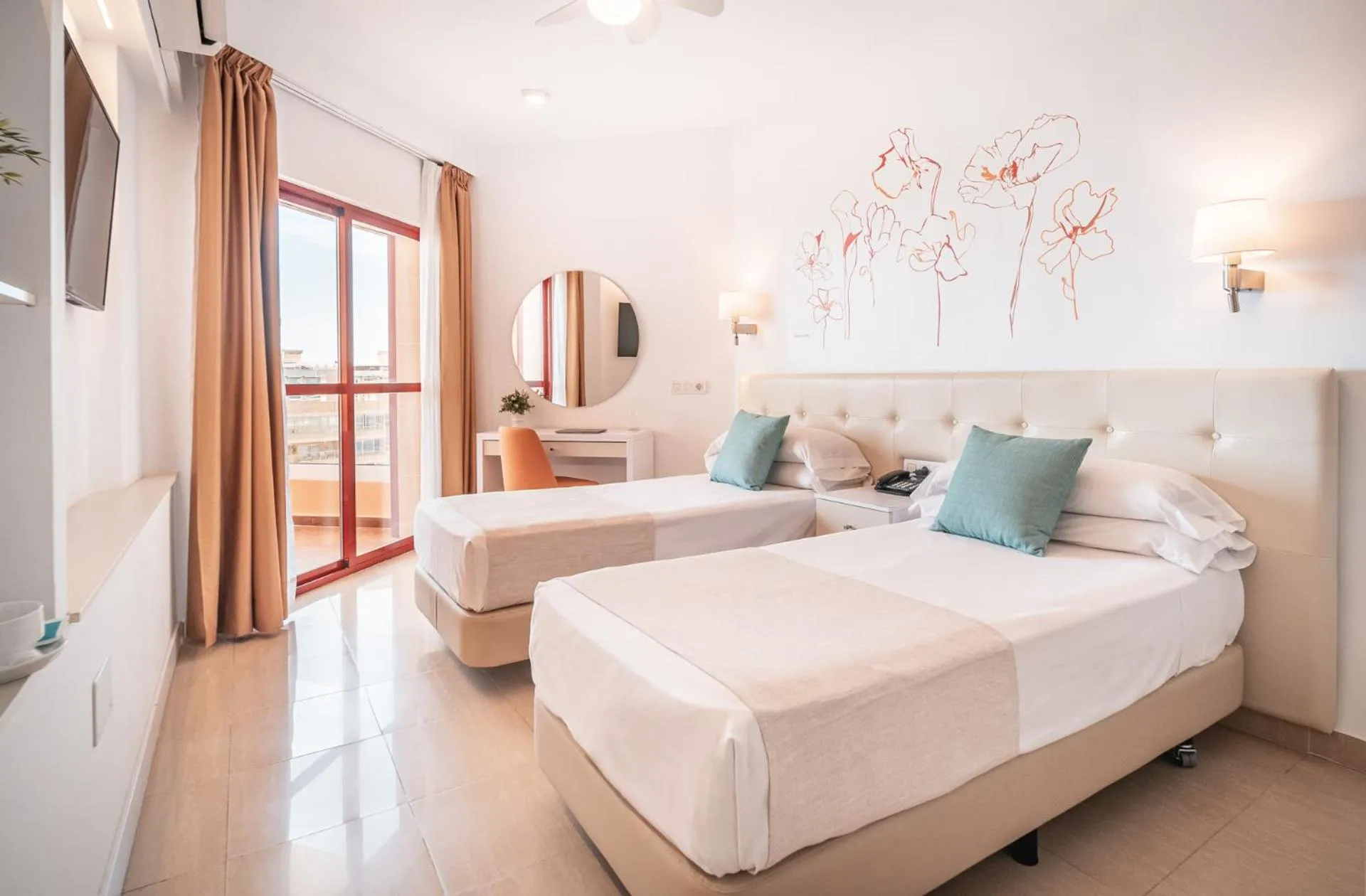 Photo of the whole room, Bed in Hotel Angela - Adults Recommended