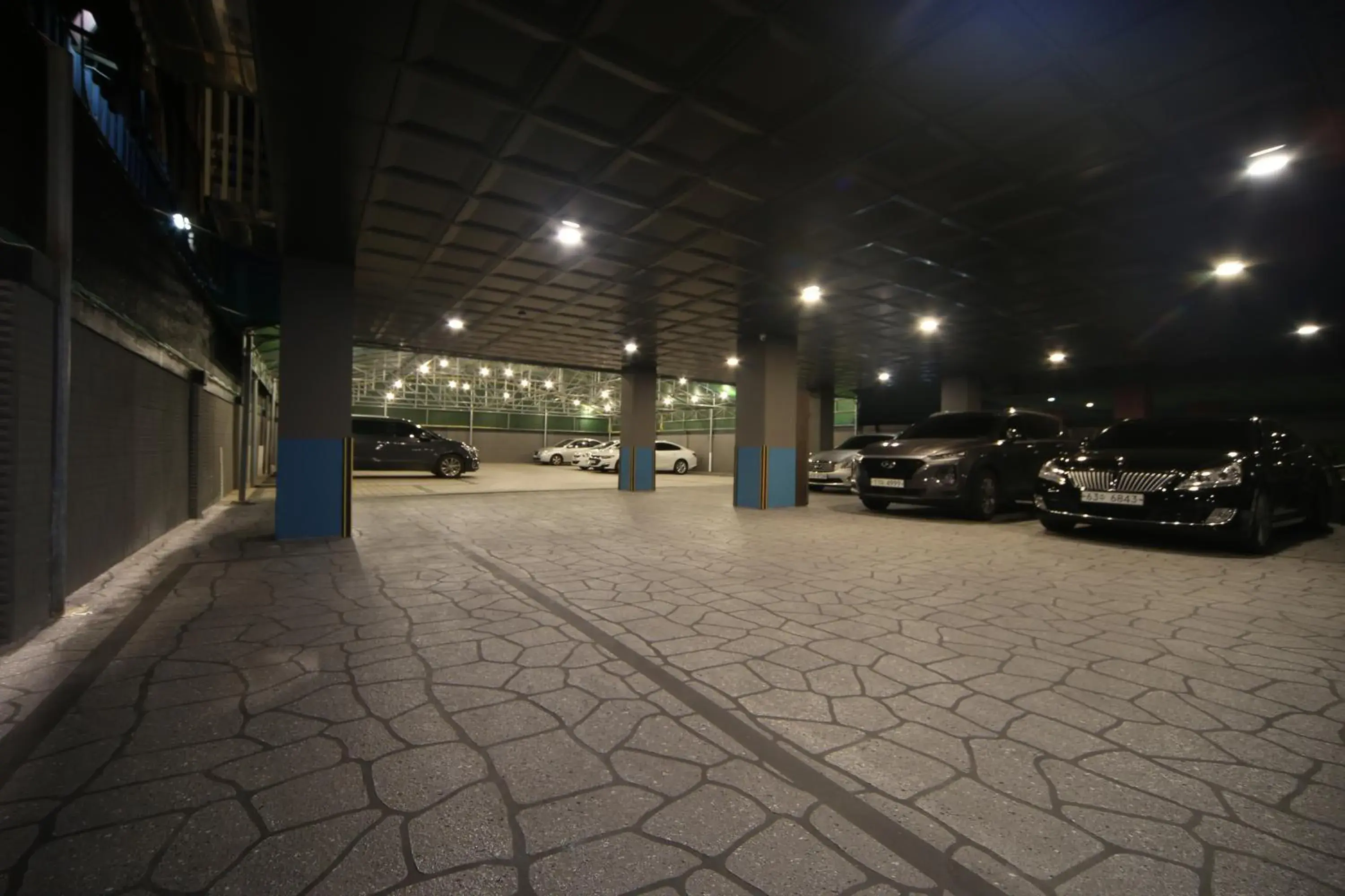 Property building in The Stone Bridge Hotel Sasang Property building in The Stone Bridge Hotel Sasang