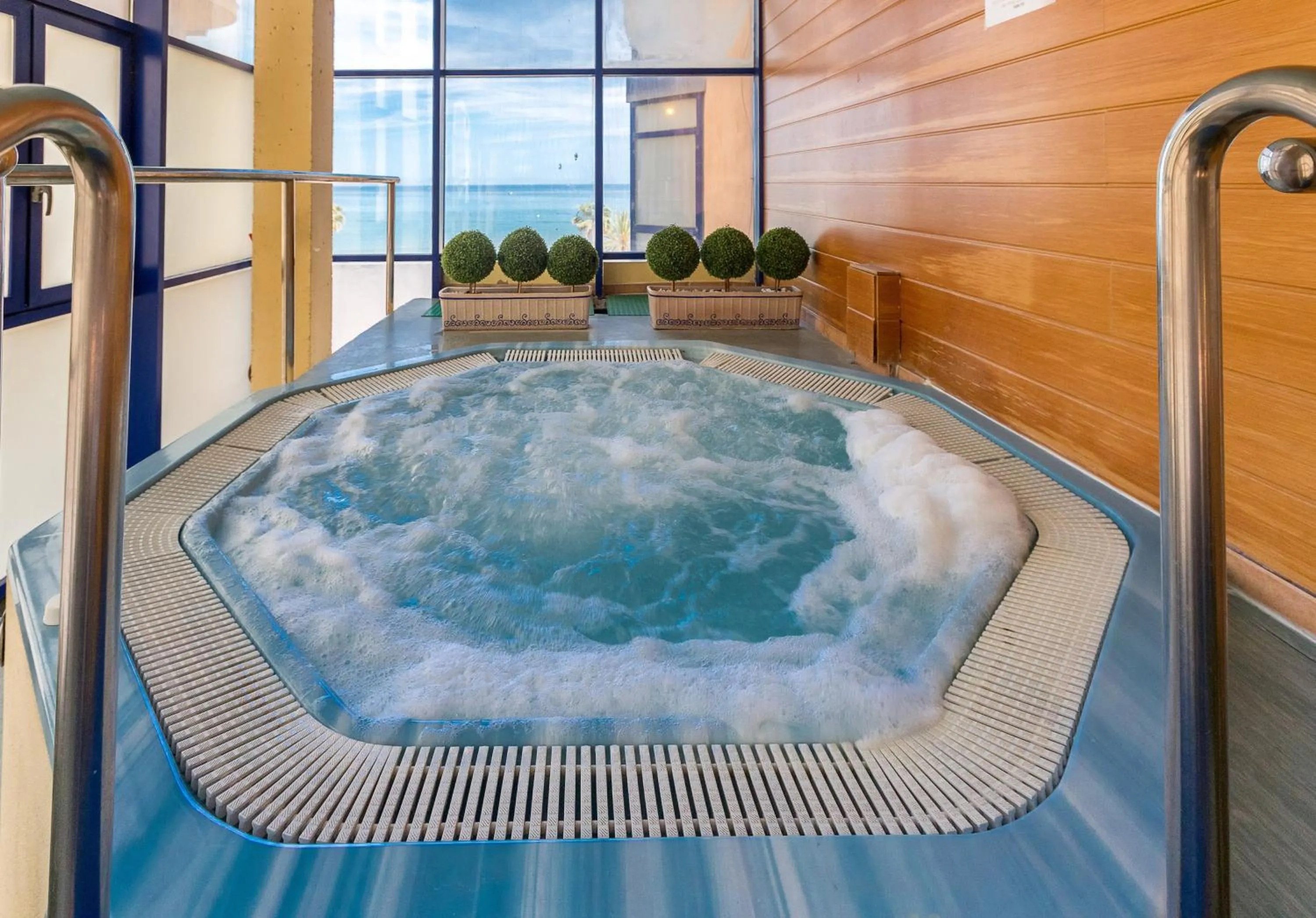 Swimming pool in Hotel Yaramar - Adults Recommended