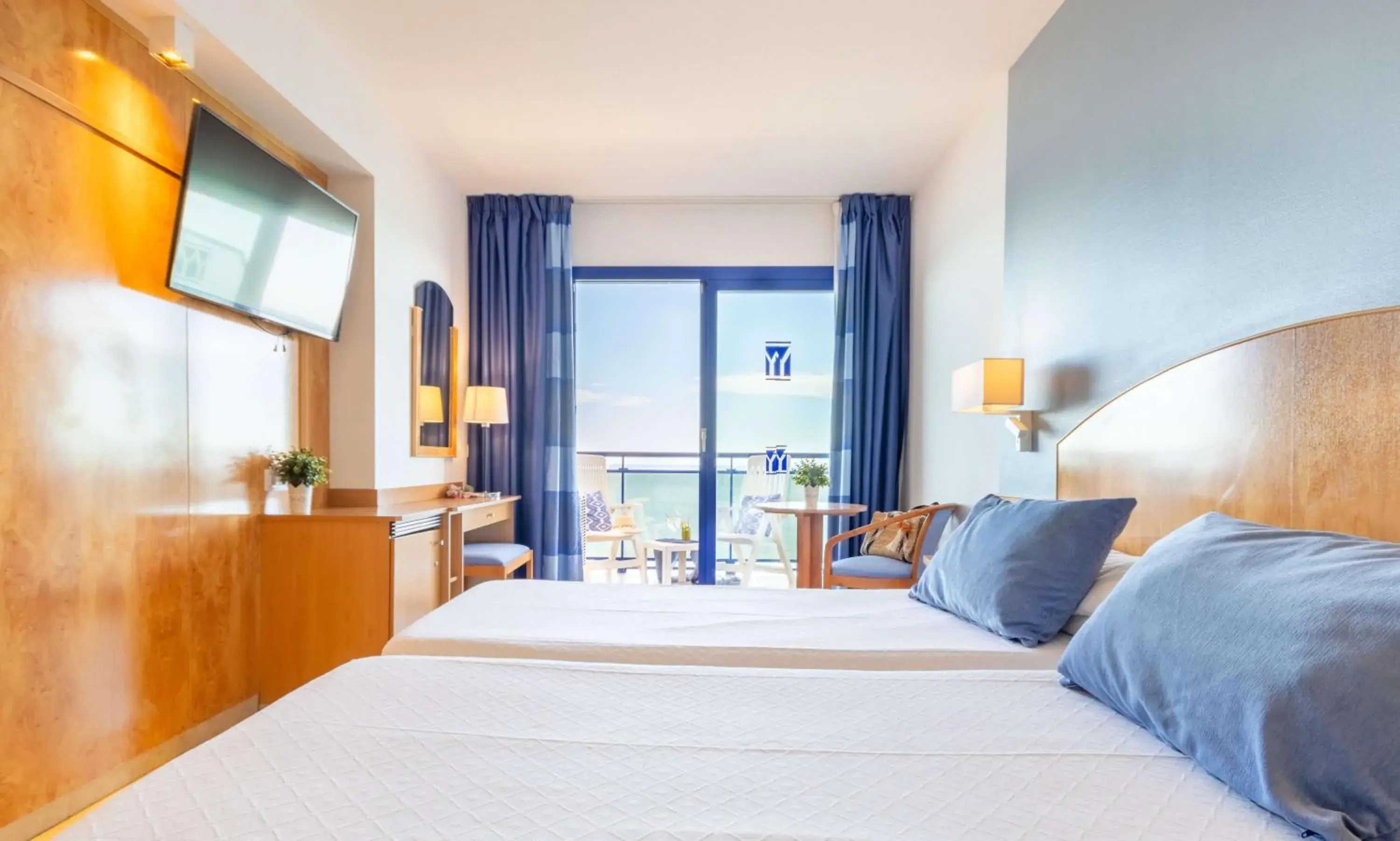 Bed in Hotel Yaramar - Adults Recommended Bed in Hotel Yaramar - Adults Recommended