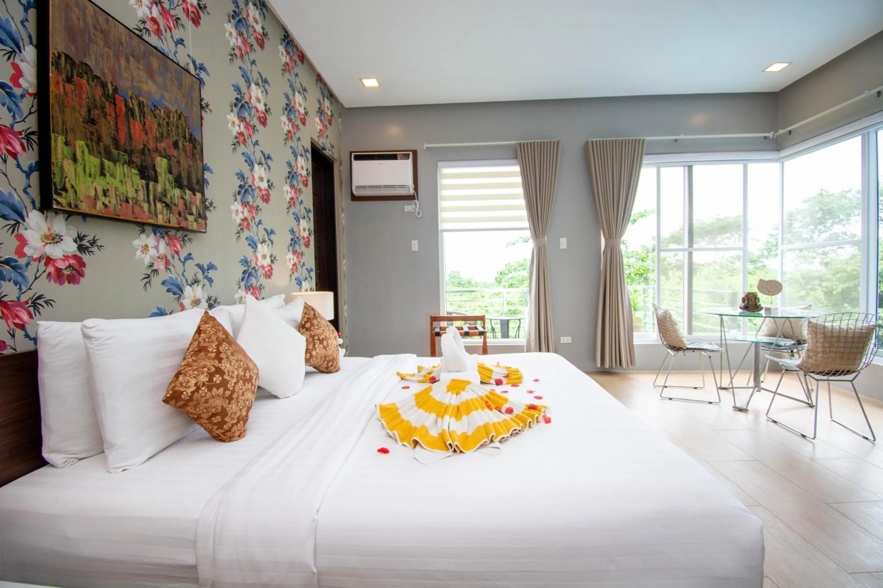 Bedroom, Bed in One Hagdan Villas