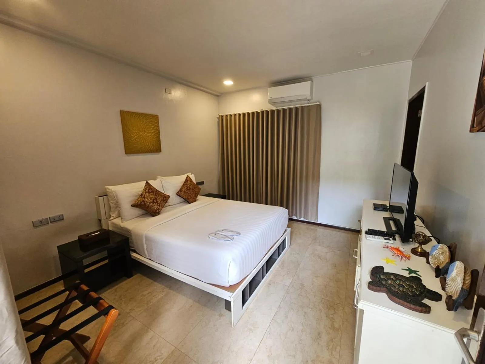 Bedroom, Bed in One Hagdan Villas