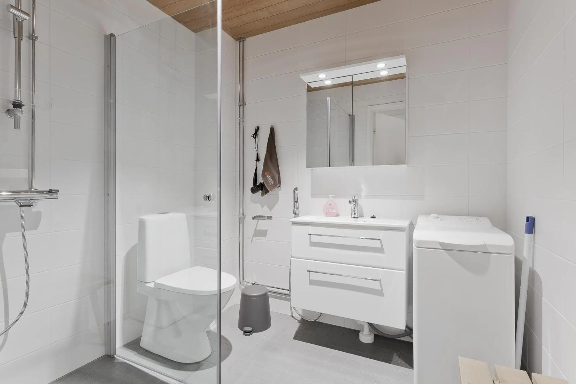 Bathroom in Forenom Serviced Apartments Turku Kakolanmäki