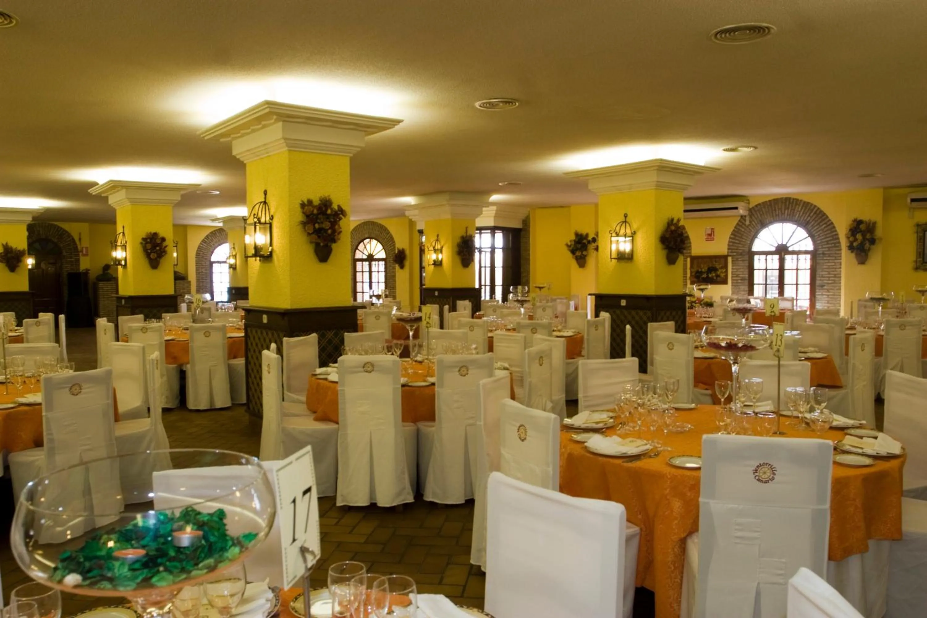 Restaurant/places to eat in Hotel Anfiteatro Romano