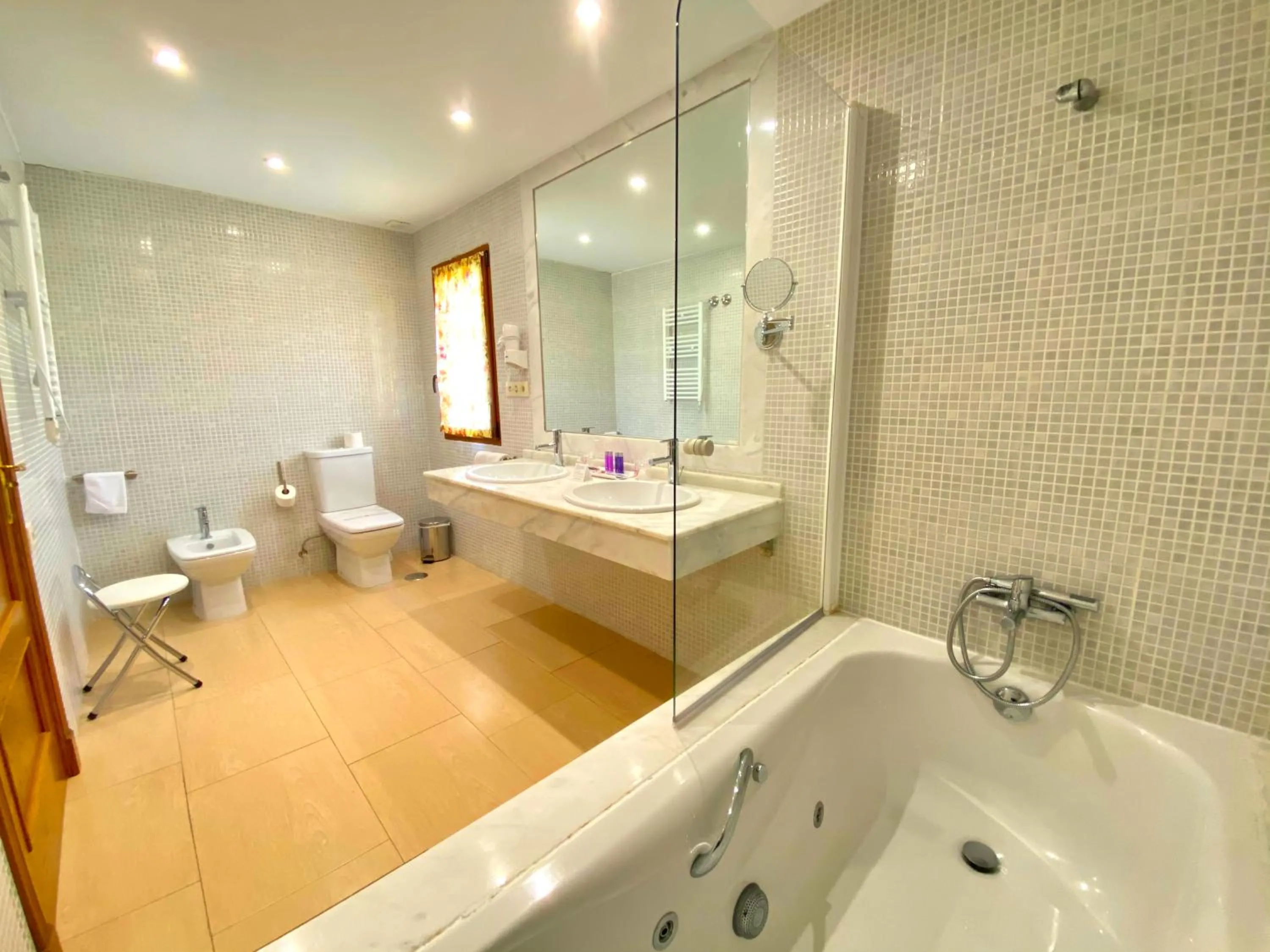 Hot Tub in Mirador de La Portilla