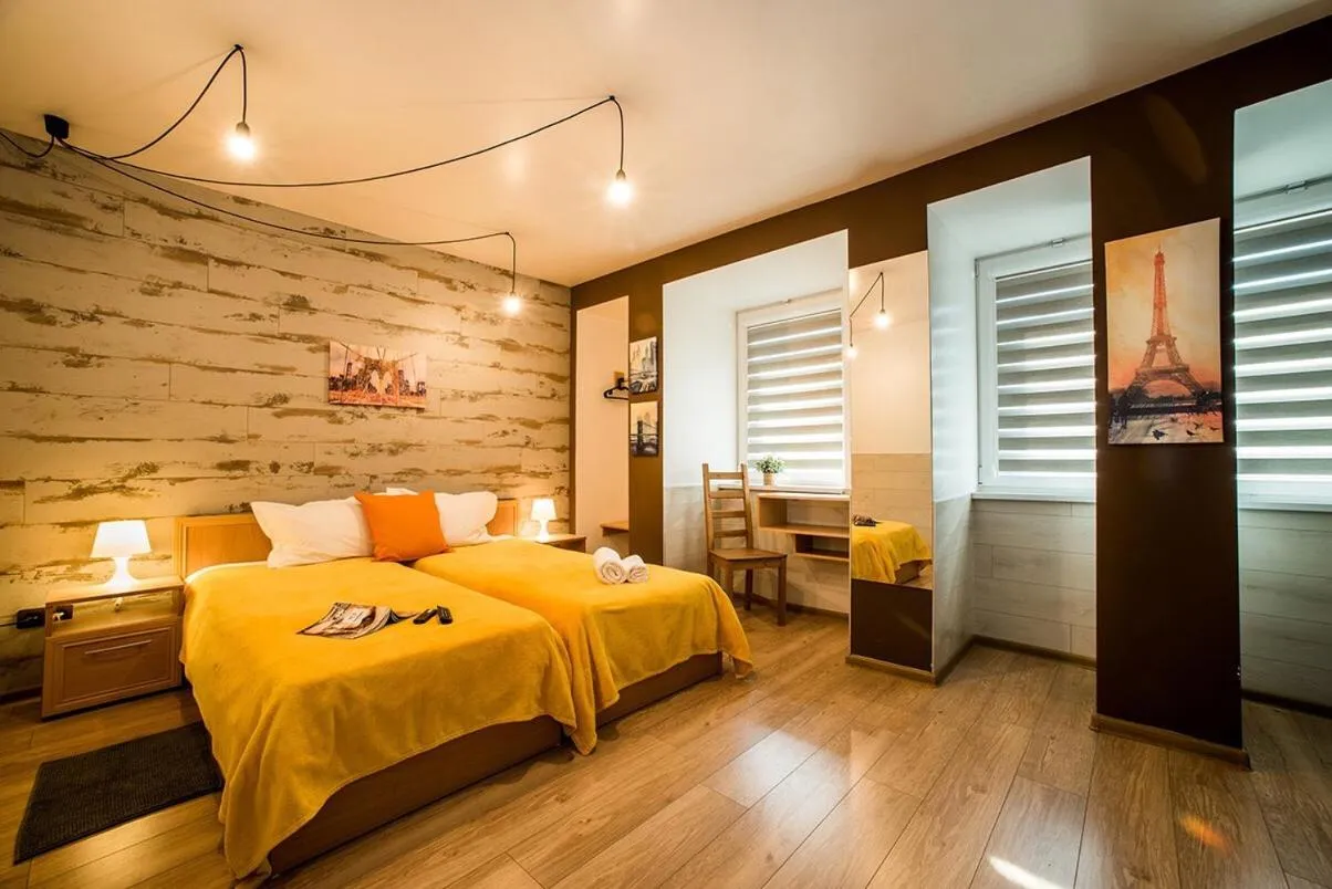 Bed in Fox Rooms Aparthotel