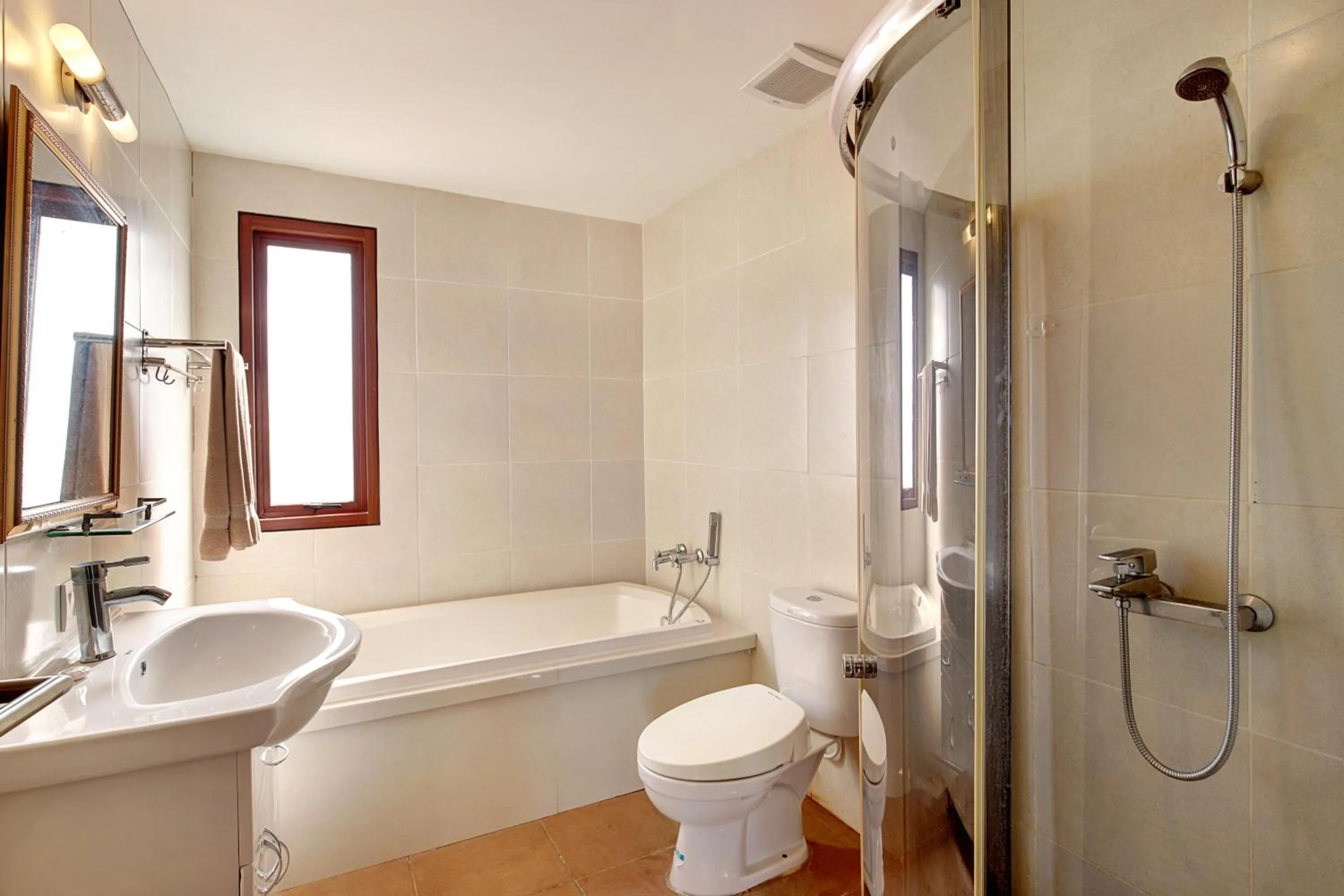 Shower in Puri Sabina Bed & Breakfast