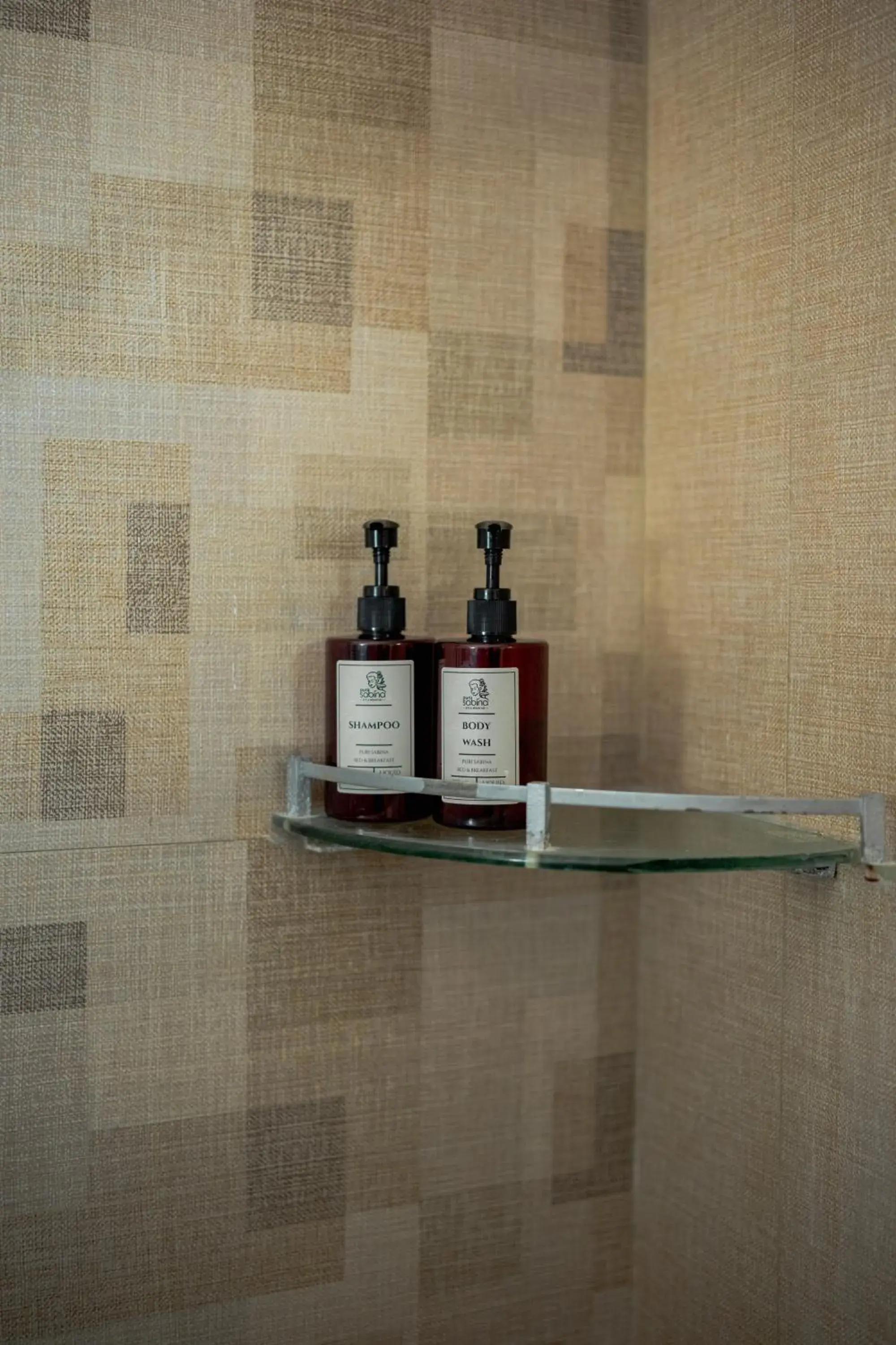 Deluxe Twin Room in Puri Sabina Bed & Breakfast Deluxe Twin Room in Puri Sabina Bed & Breakfast