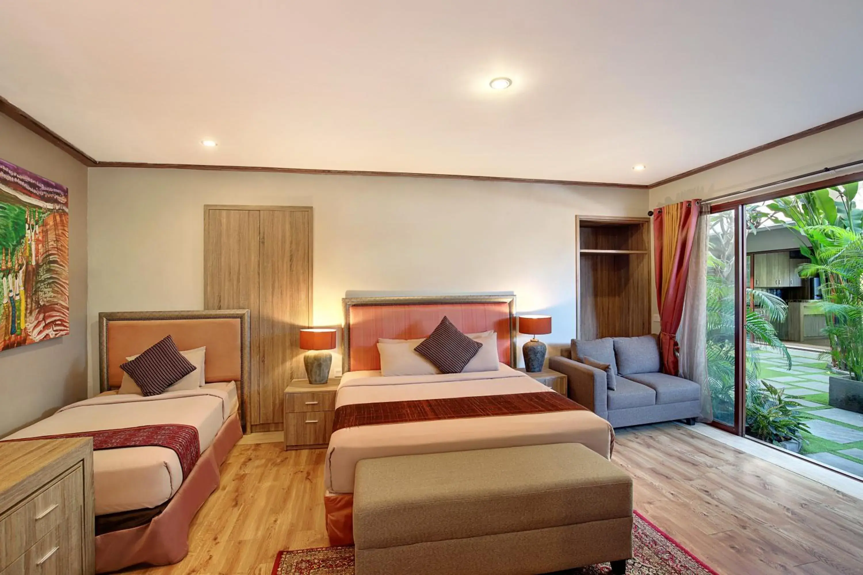 Double Room with Garden View in Puri Sabina Bed & Breakfast Double Room with Garden View in Puri Sabina Bed & Breakfast