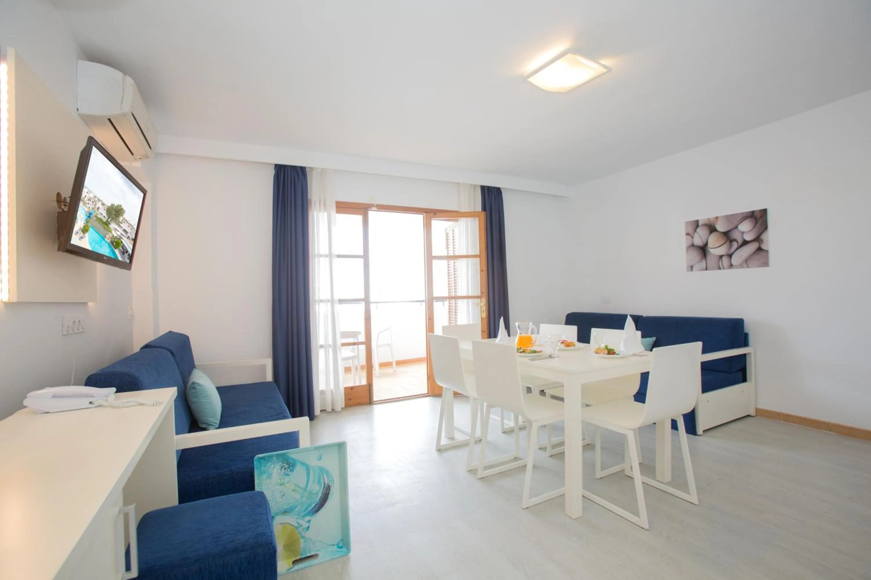 TV and multimedia in Plazamar Serenity Resort