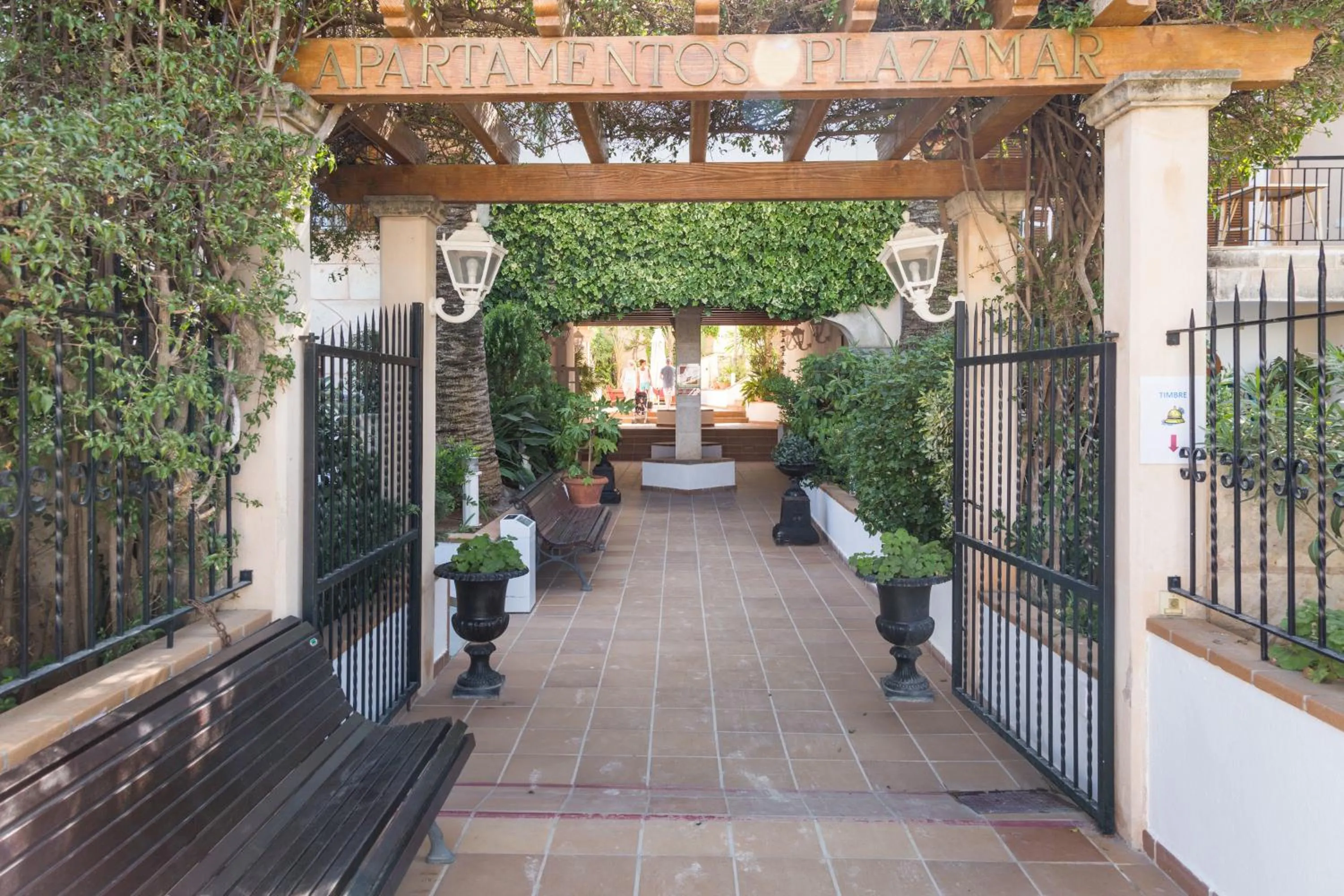 Facade/entrance in Plazamar Serenity Resort