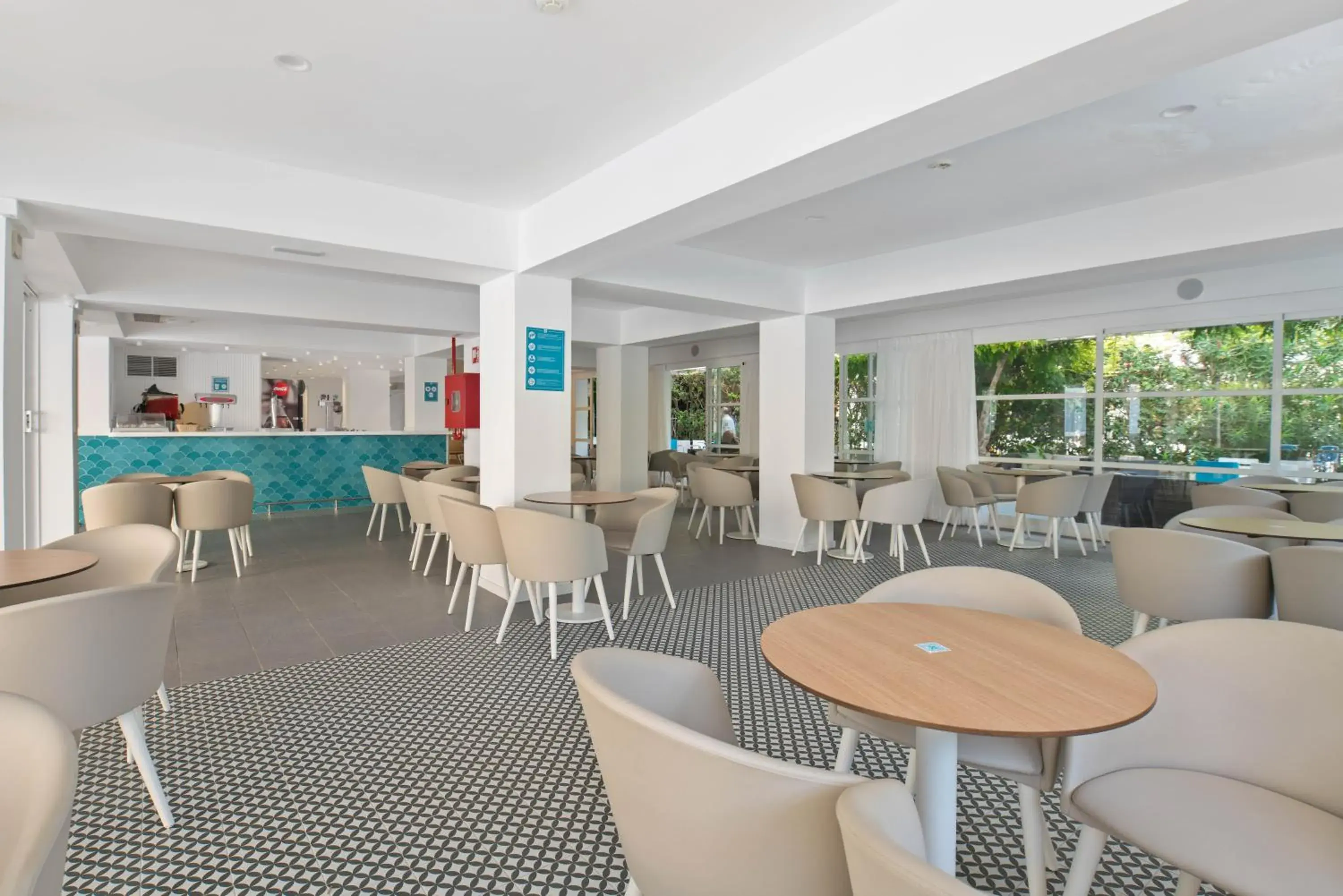 Lounge or bar in BLUESEA Piscis - Adults Only Lounge or bar in BLUESEA Piscis - Adults Only