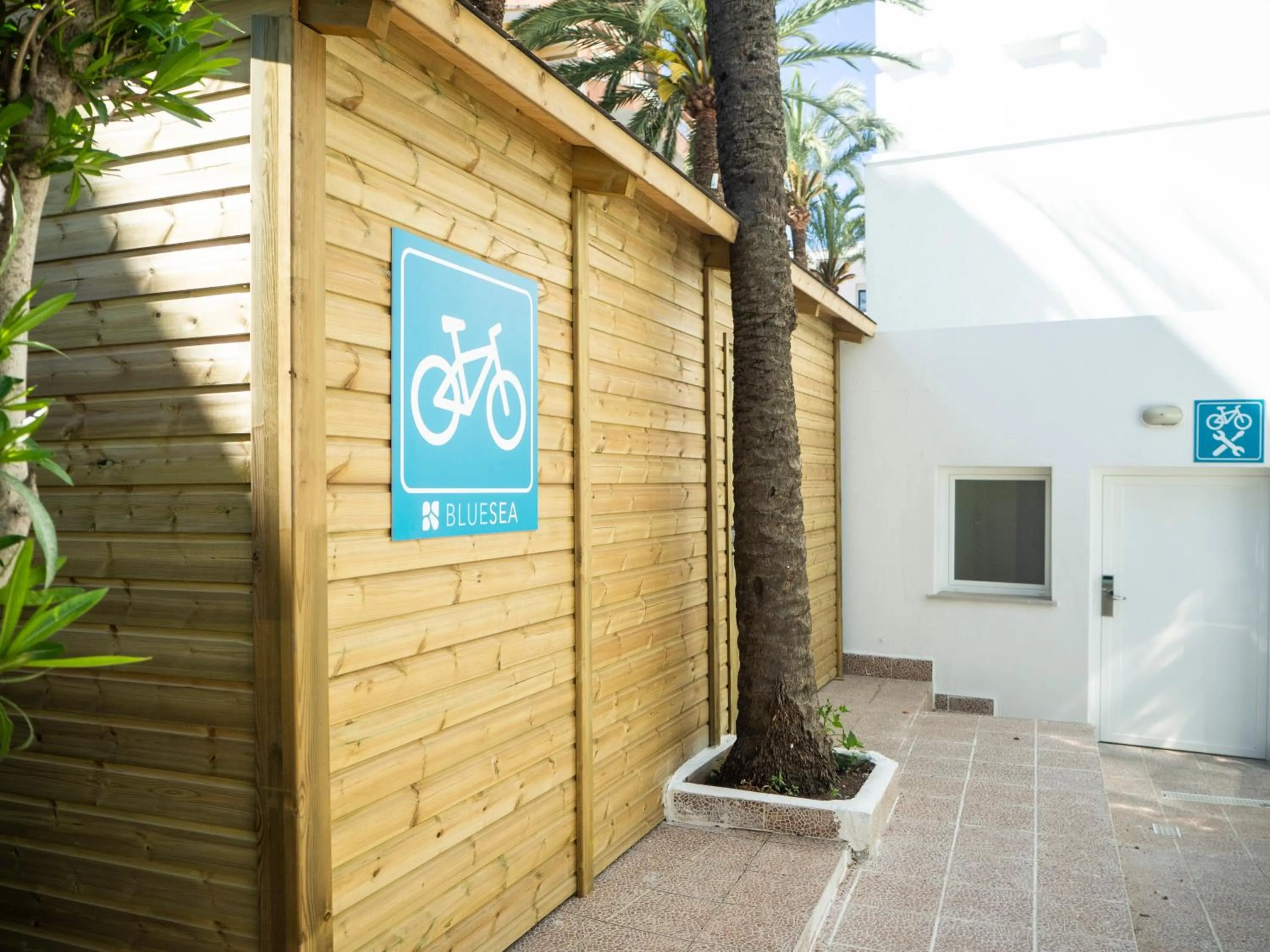 Cycling in BLUESEA Piscis - Adults Only