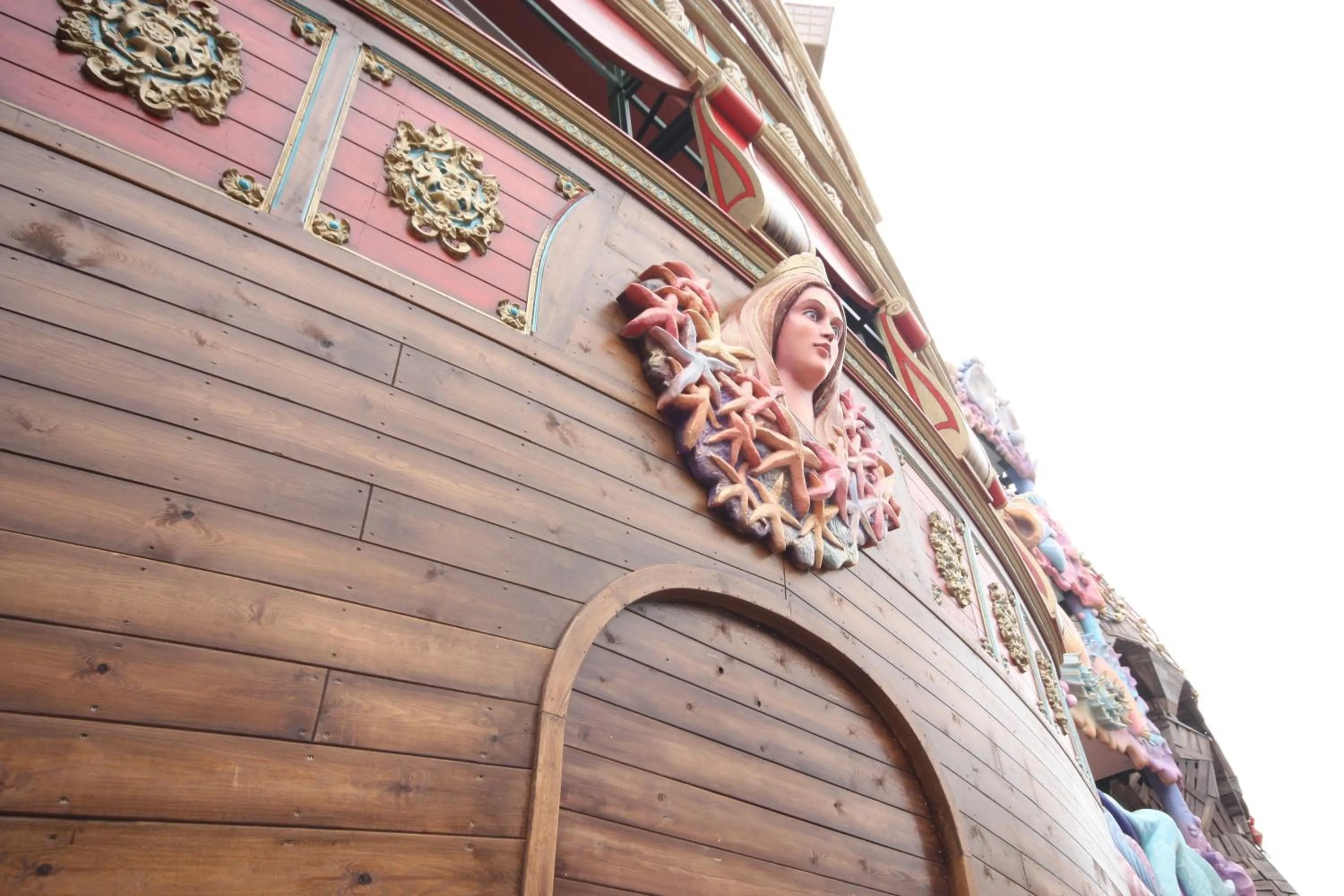 Facade/entrance in Pirates Village
