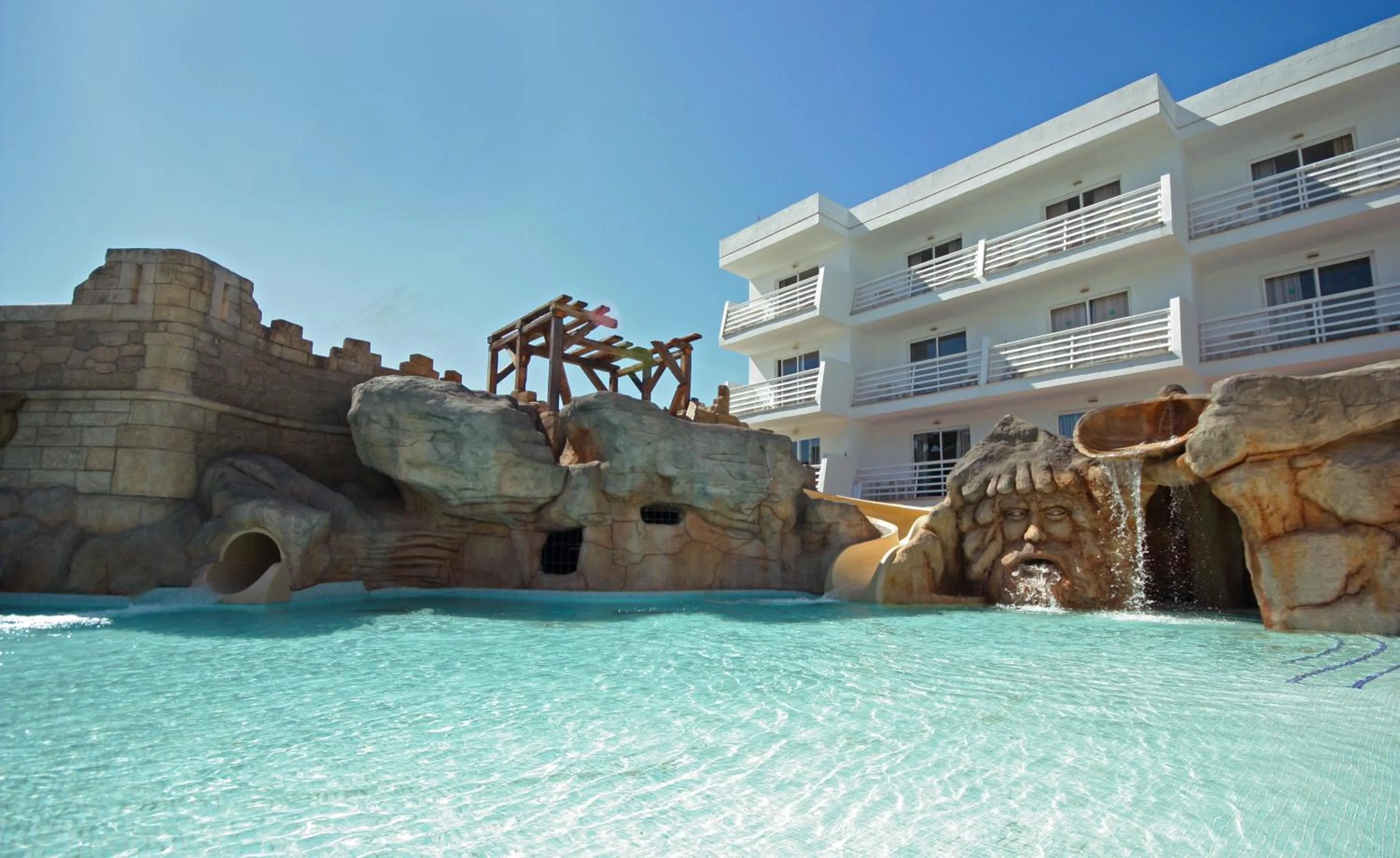 Facade/entrance in Pirates Village