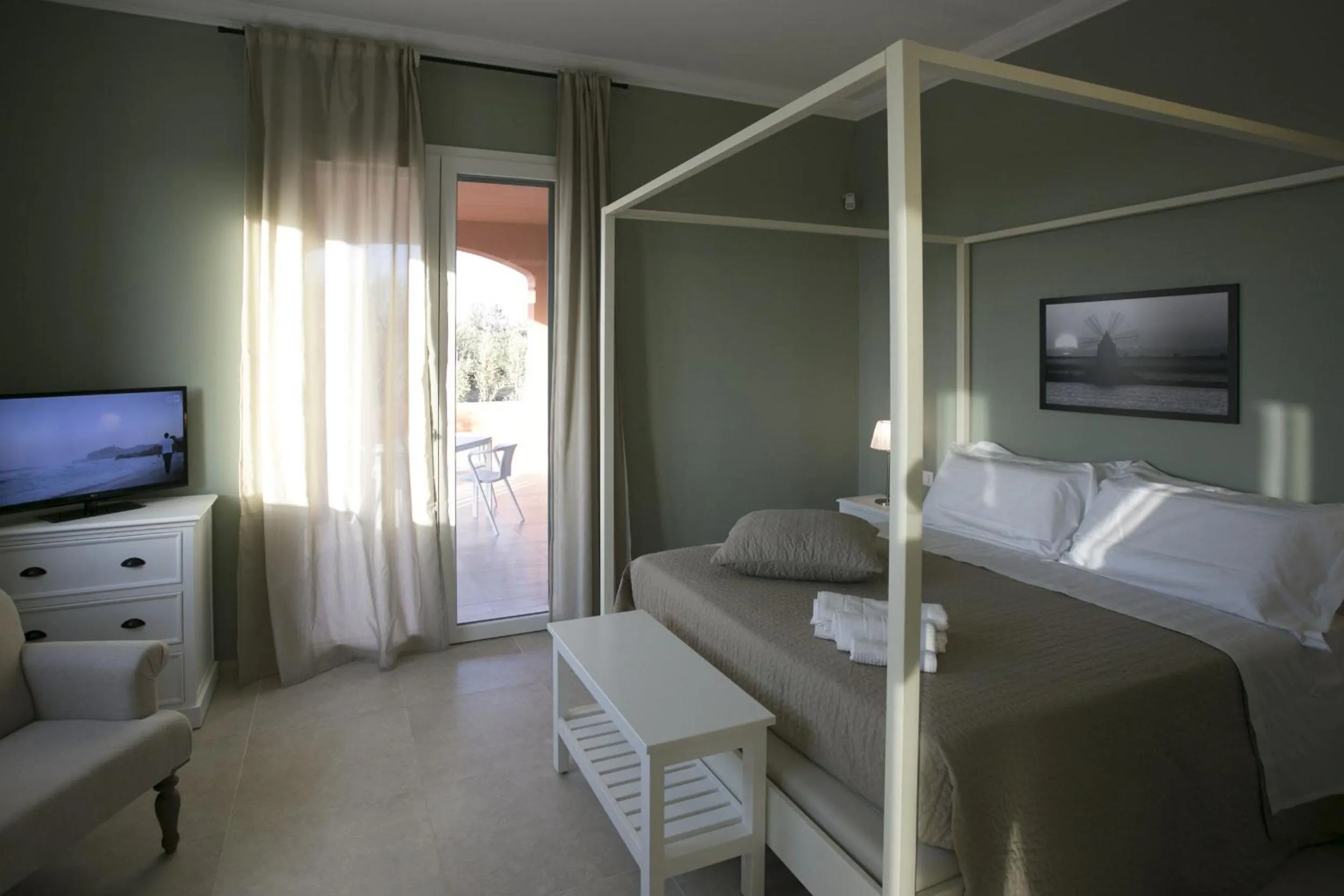 Photo of the whole room, Bed in Corte Olea Resort