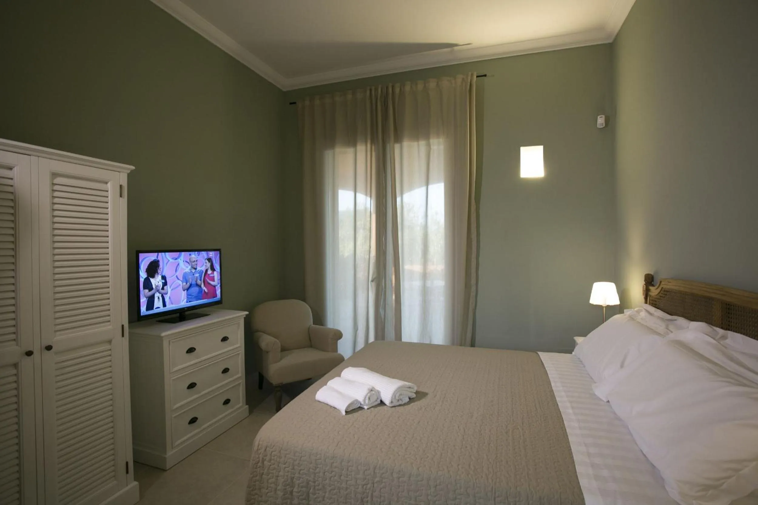 Photo of the whole room, Bed in Corte Olea Resort