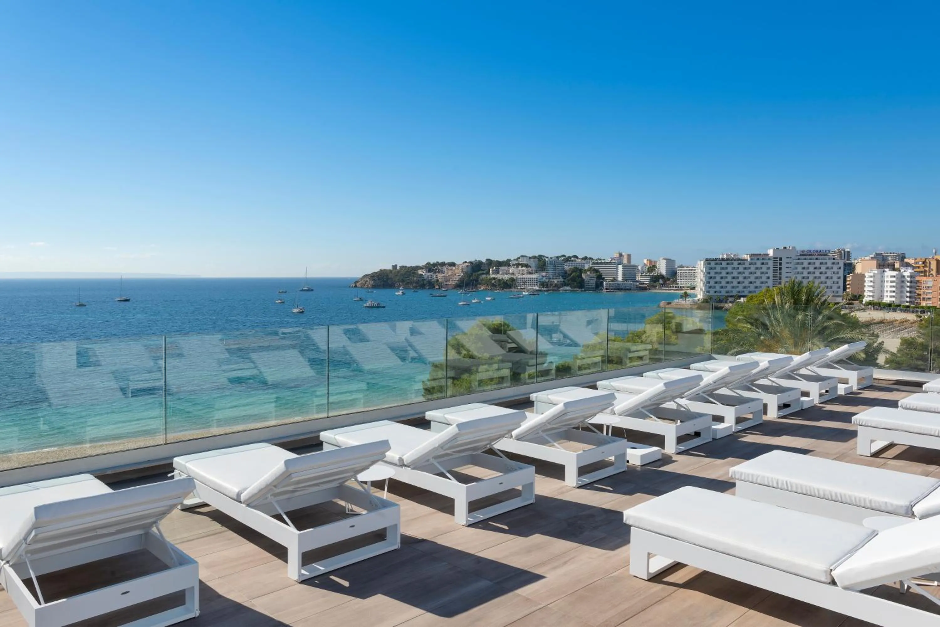 Swimming pool in Hotel Palia Tropico Playa