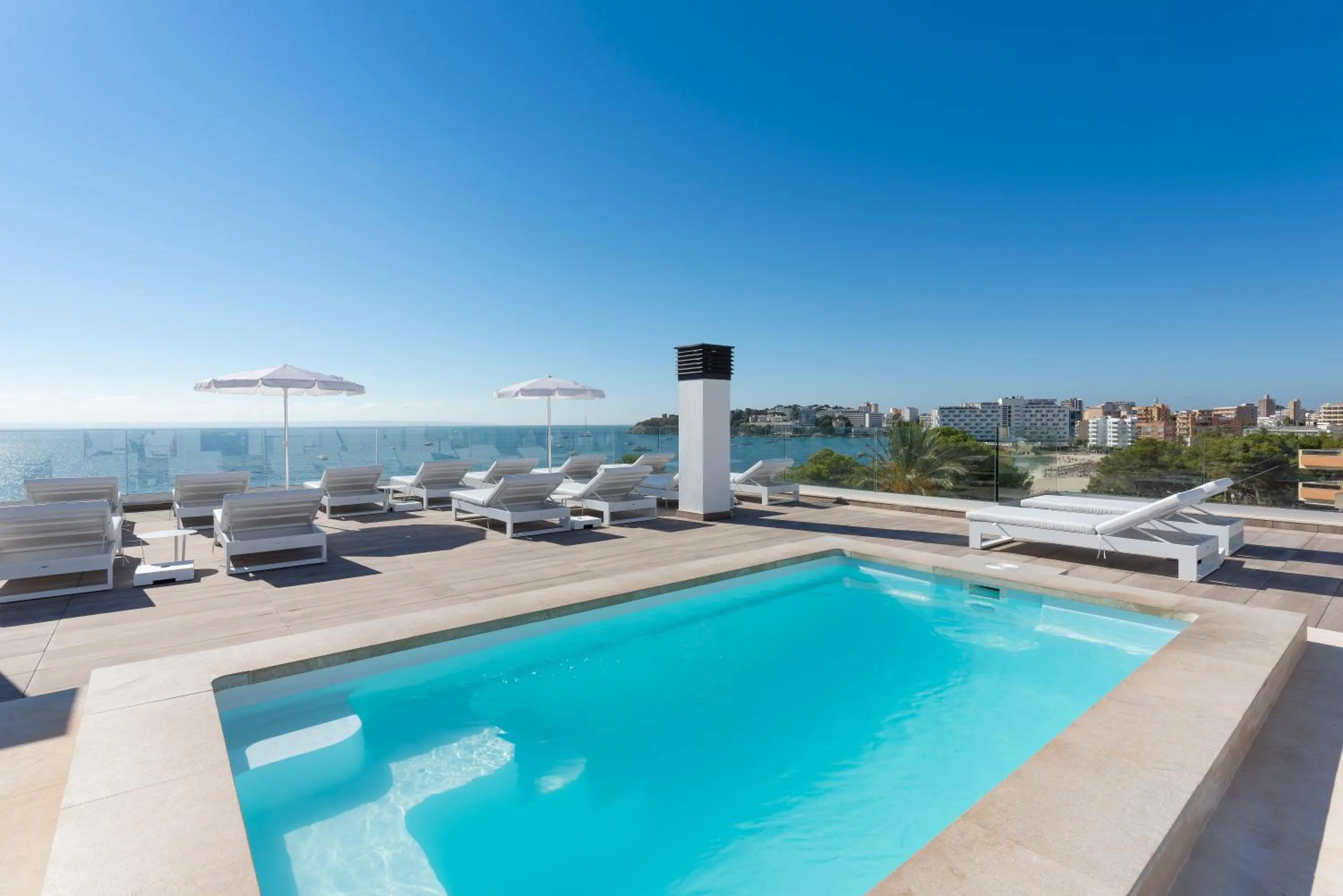 Swimming pool in Hotel Palia Tropico Playa