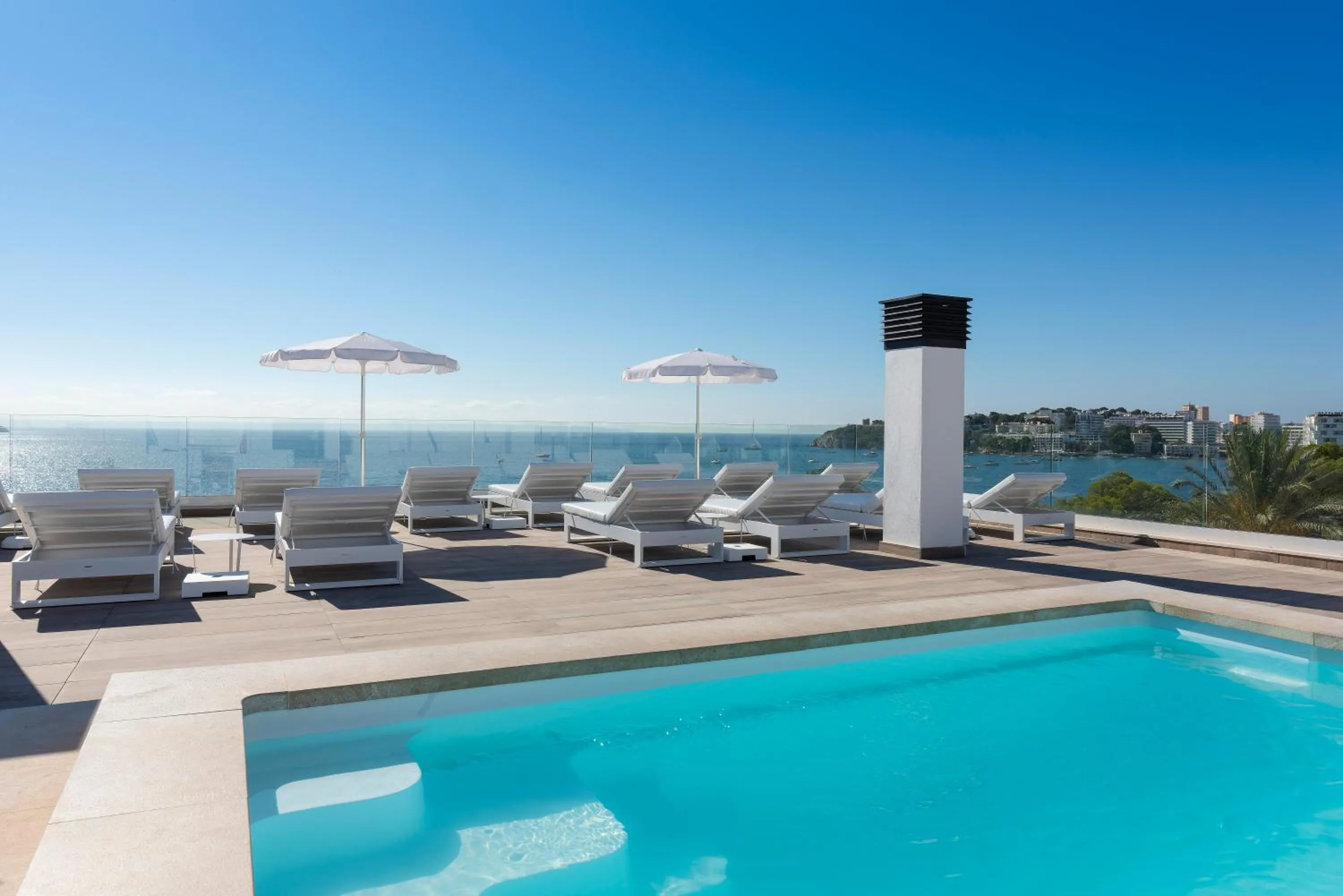 Swimming pool in Hotel Palia Tropico Playa