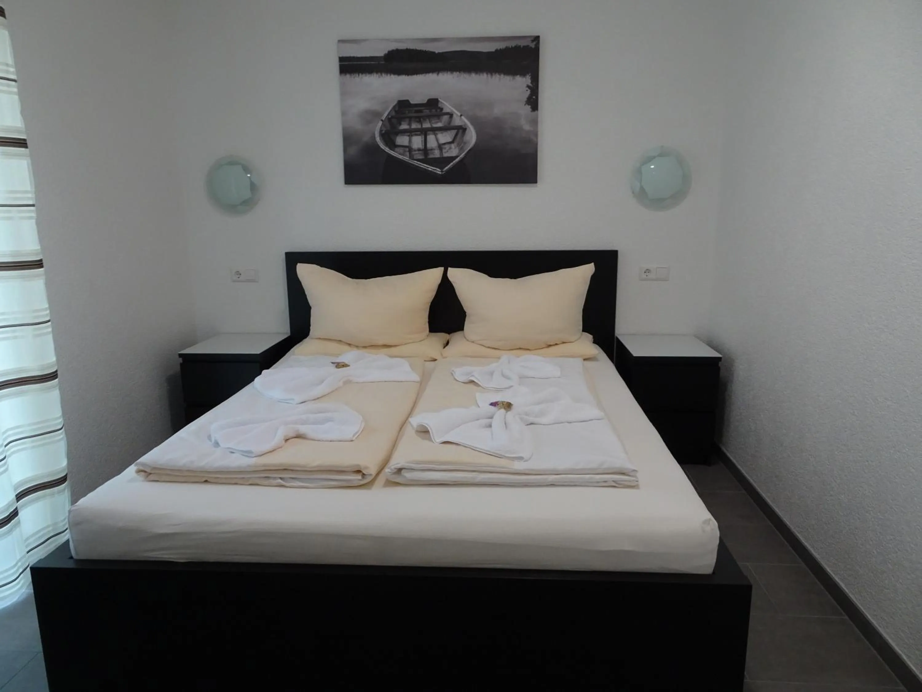 Bed in Hilda Apartments Rust