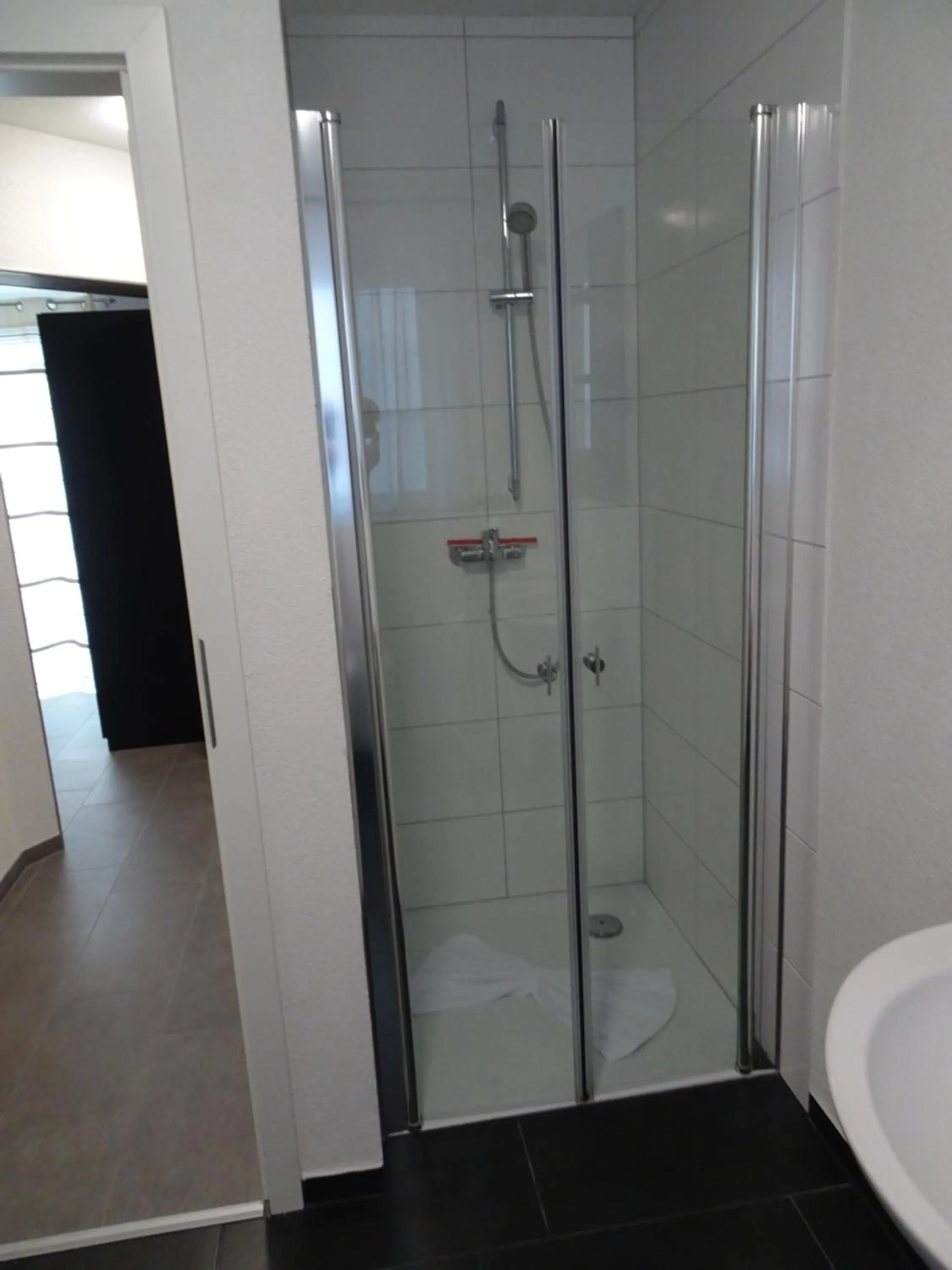 Shower in Hilda Apartments Rust