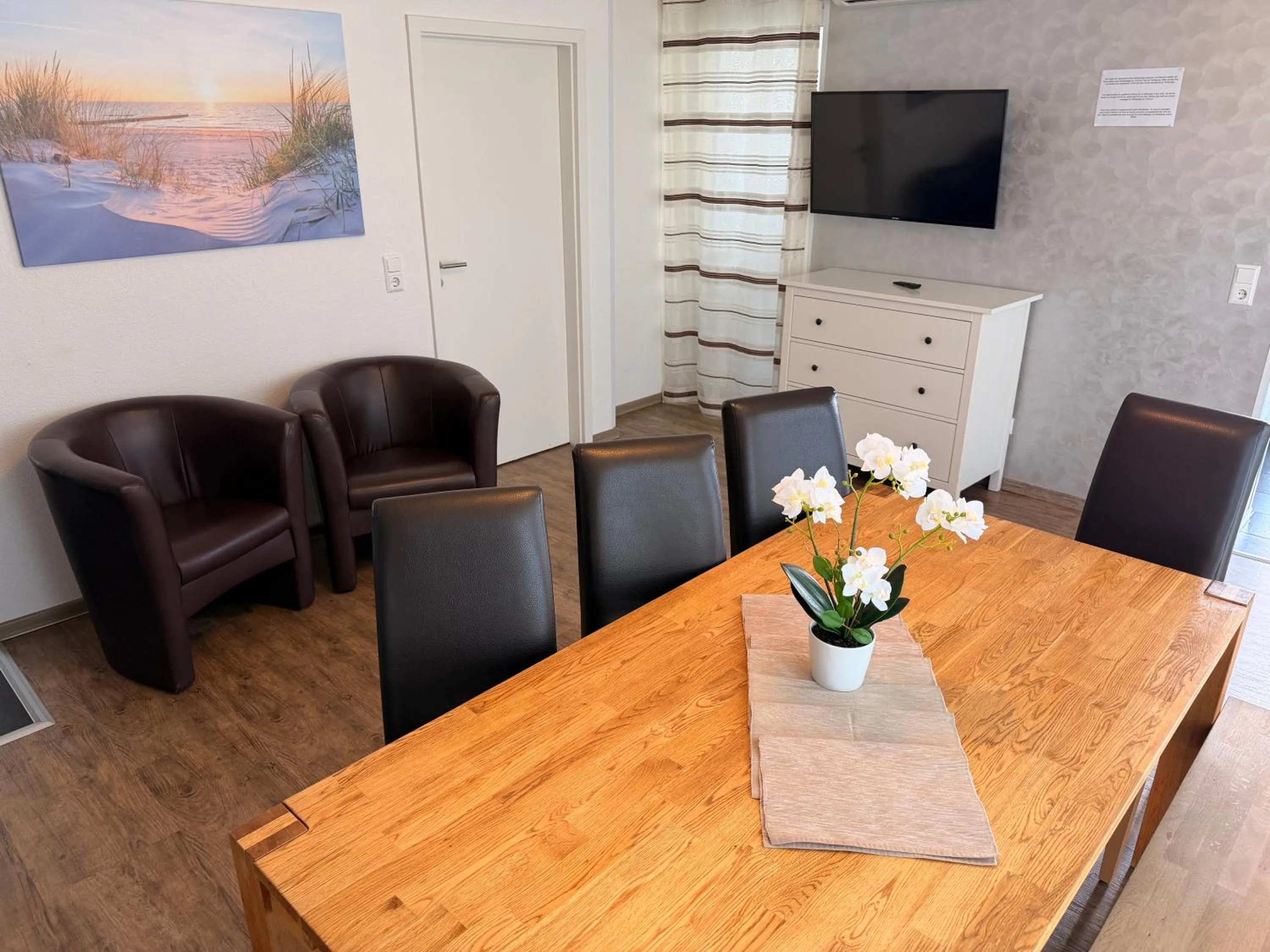Dining area in Hilda Apartments Rust