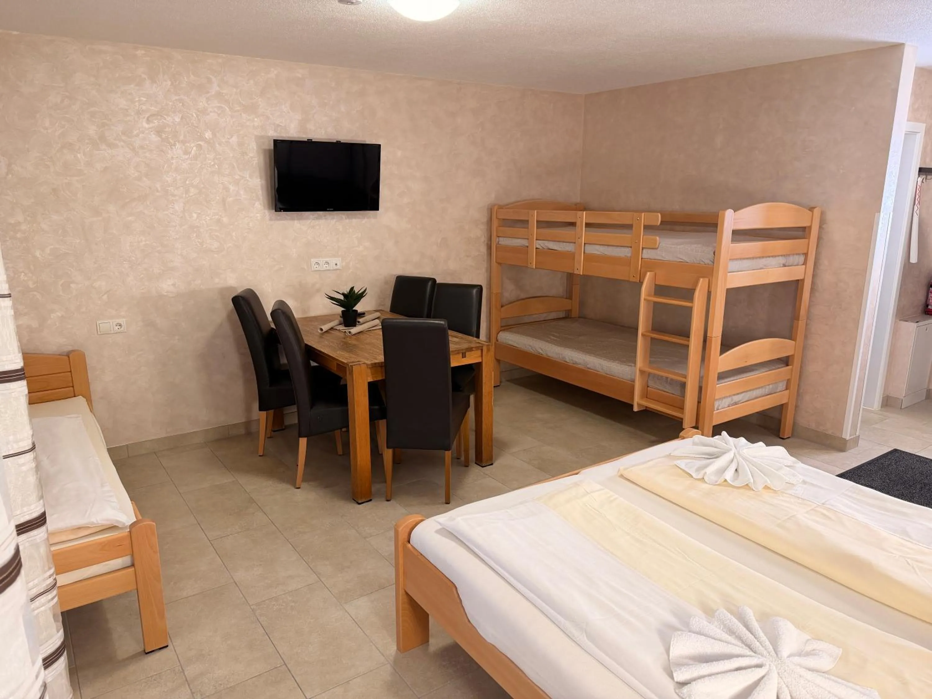 Floor plan, Bed in Hilda Apartments Rust