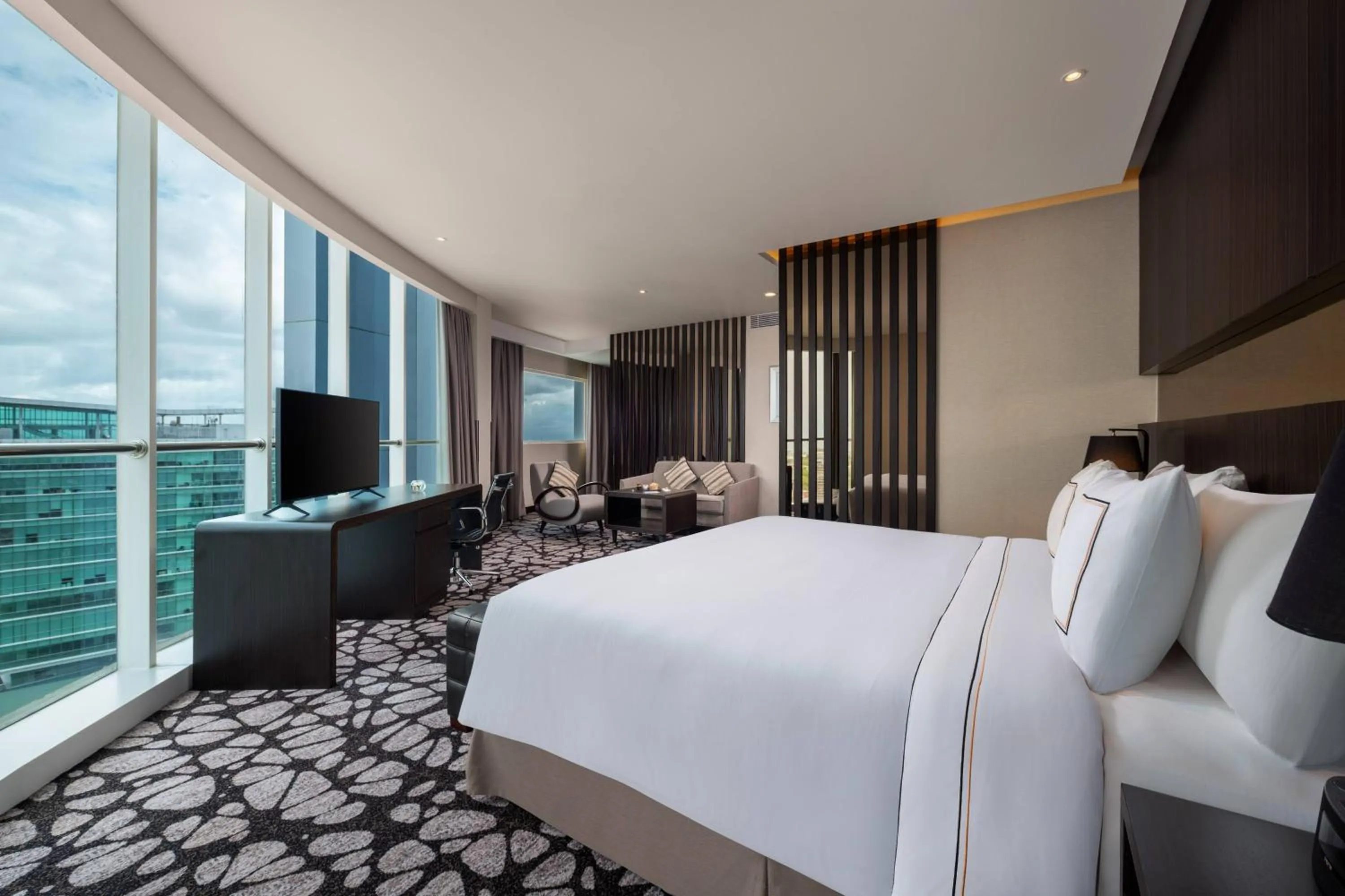 Property building, Bed in Meliá Makassar